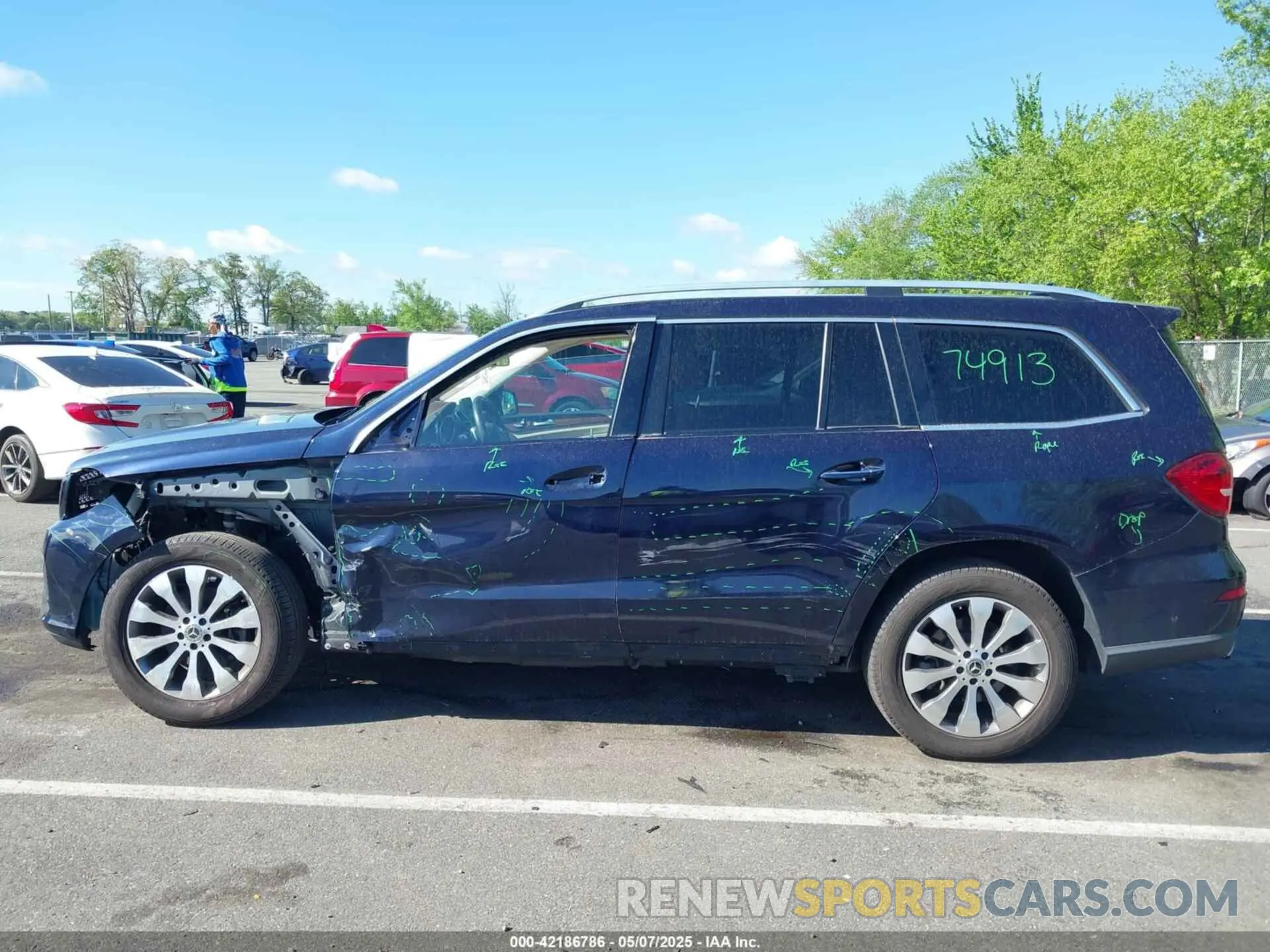 14 Photograph of a damaged car 4JGDF6EE3KB187387 MERCEDES-BENZ GLS 450 2019