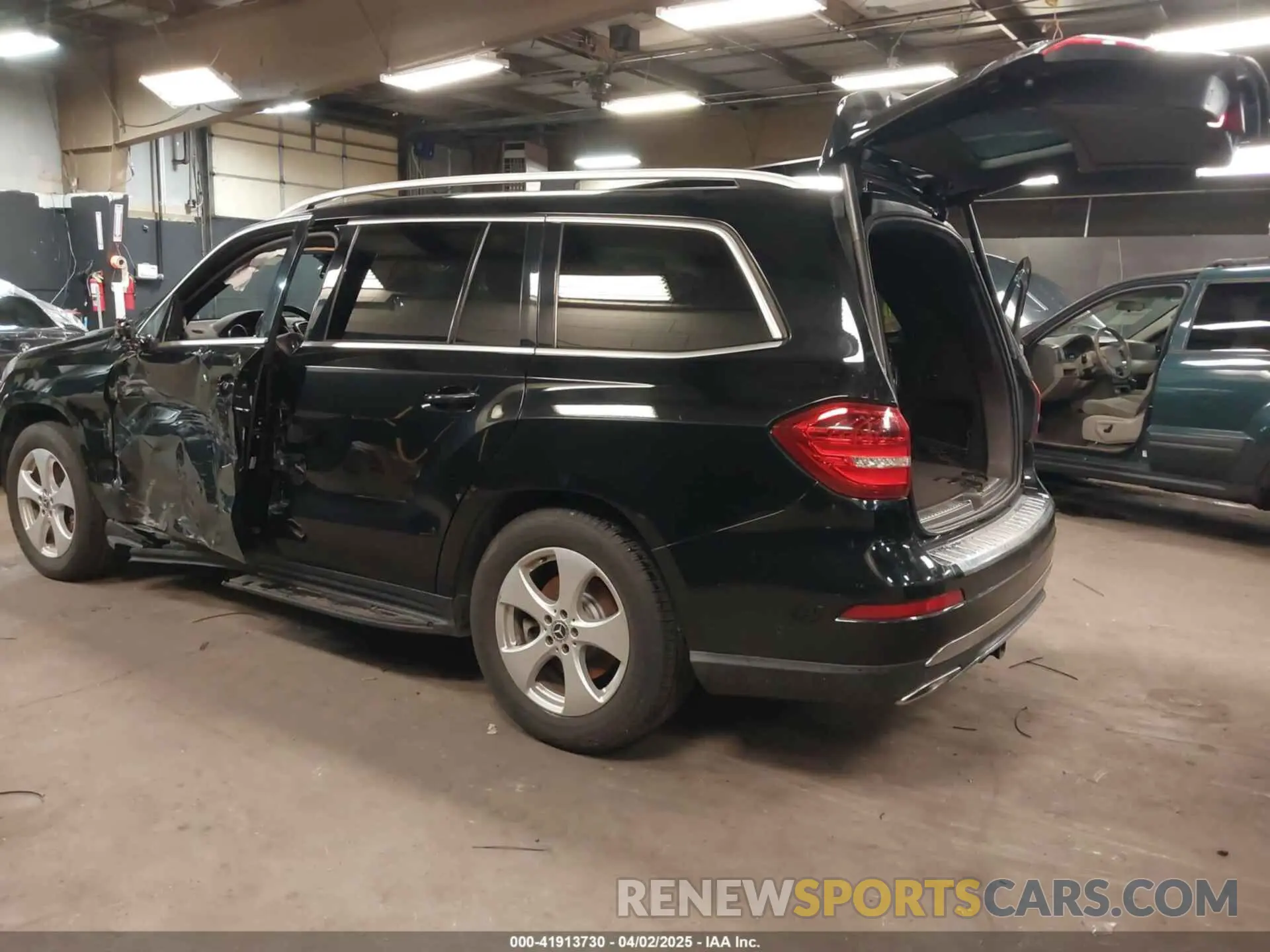 3 Photograph of a damaged car 4JGDF6EE4KB189021 MERCEDES-BENZ GLS 450 2019