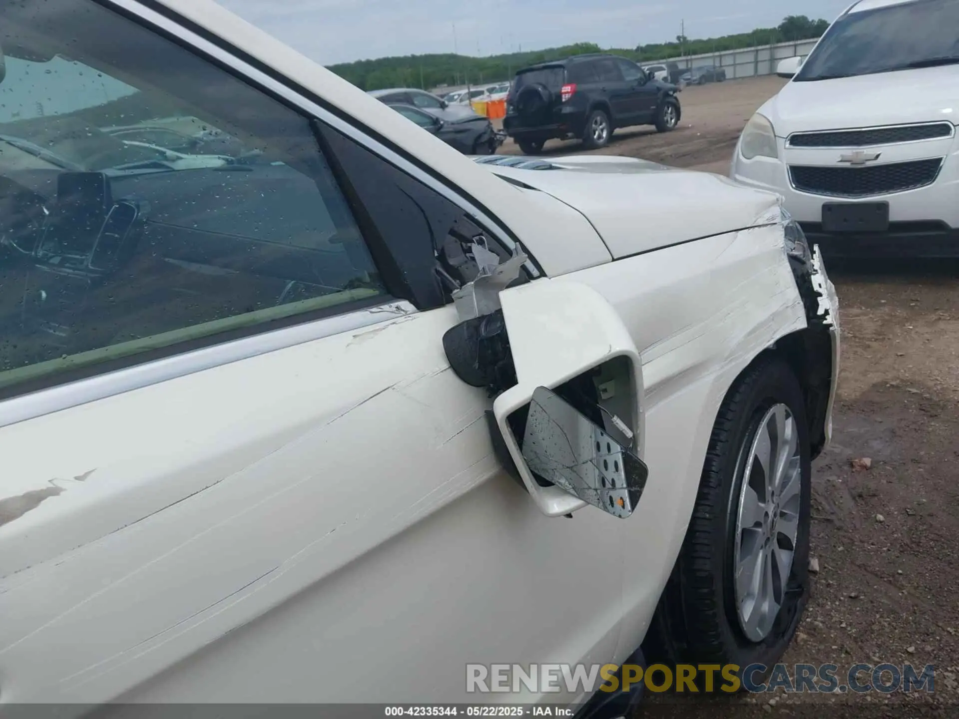 12 Photograph of a damaged car 4JGDF6EE6KB219197 MERCEDES-BENZ GLS 450 2019