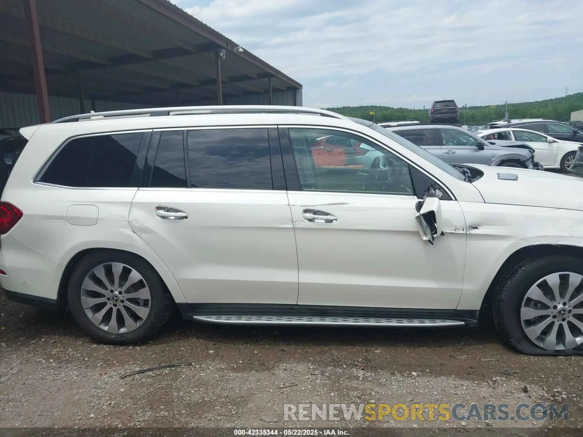 14 Photograph of a damaged car 4JGDF6EE6KB219197 MERCEDES-BENZ GLS 450 2019