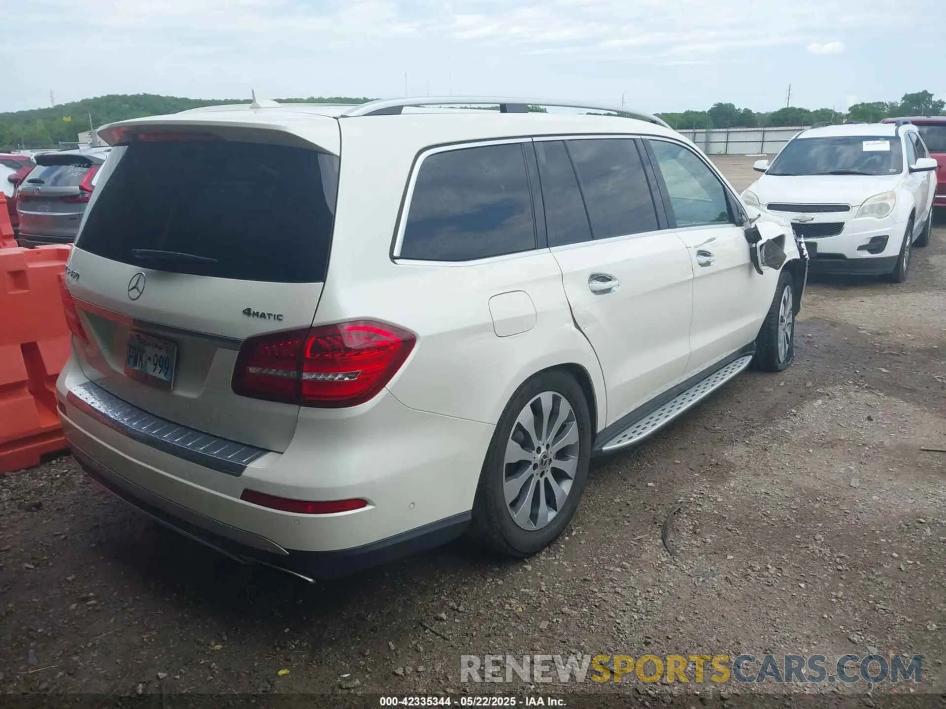 4 Photograph of a damaged car 4JGDF6EE6KB219197 MERCEDES-BENZ GLS 450 2019