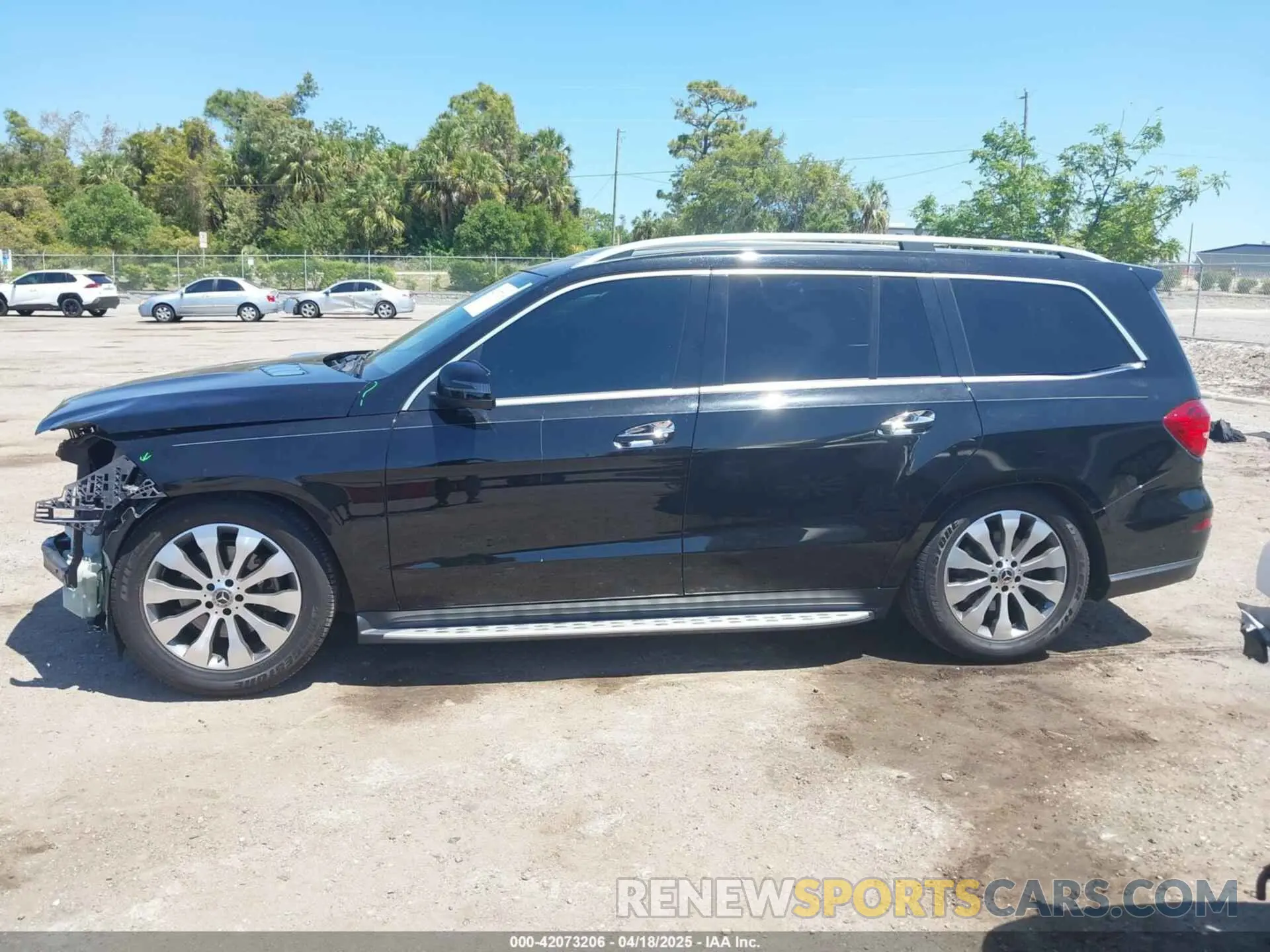 14 Photograph of a damaged car 4JGDF6EE9KB224314 MERCEDES-BENZ GLS 450 2019