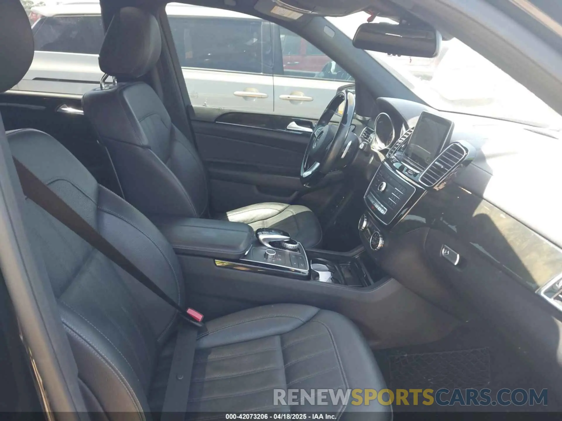 5 Photograph of a damaged car 4JGDF6EE9KB224314 MERCEDES-BENZ GLS 450 2019