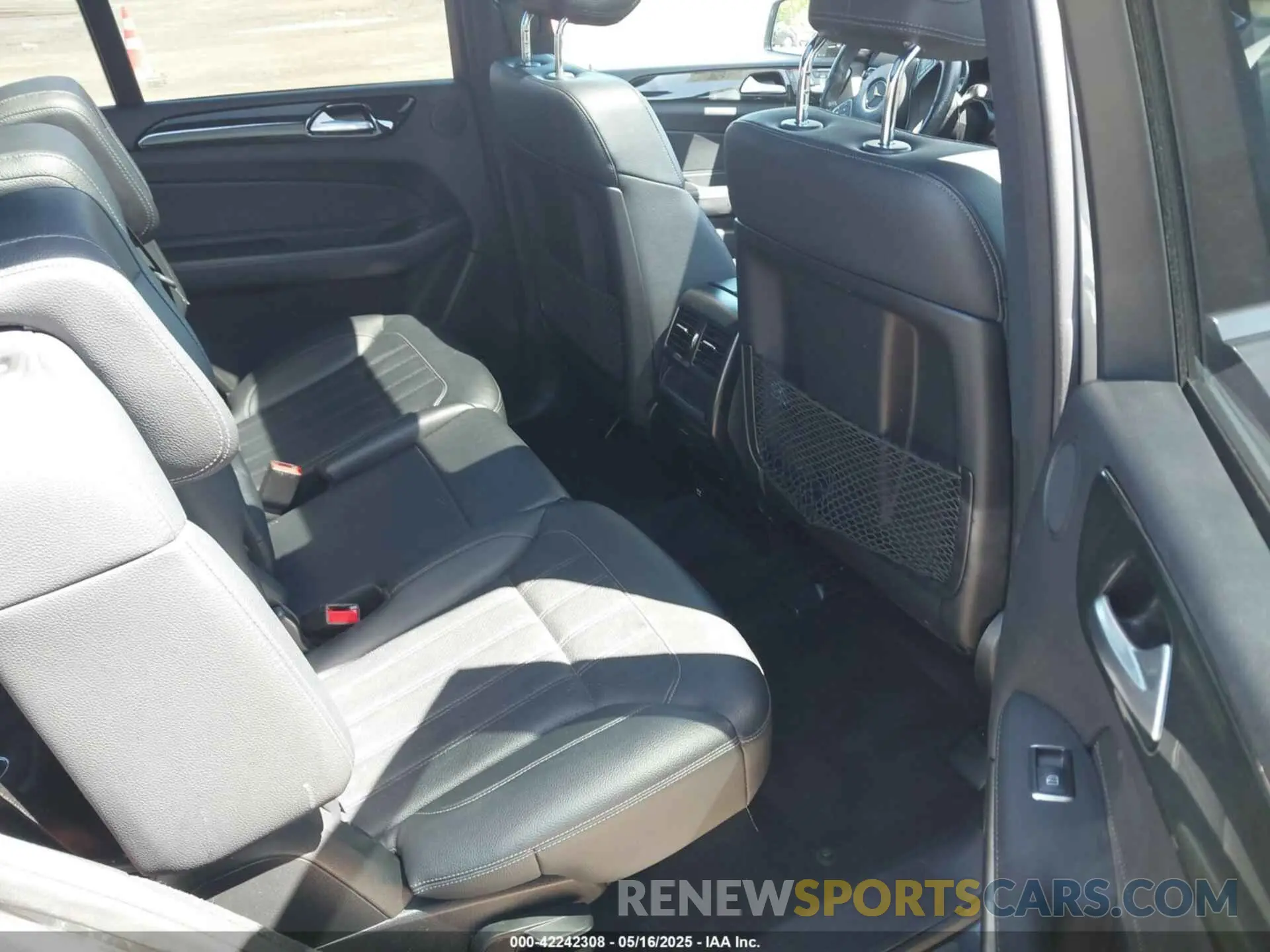 8 Photograph of a damaged car 4JGDF6EE9KB226581 MERCEDES-BENZ GLS 450 2019