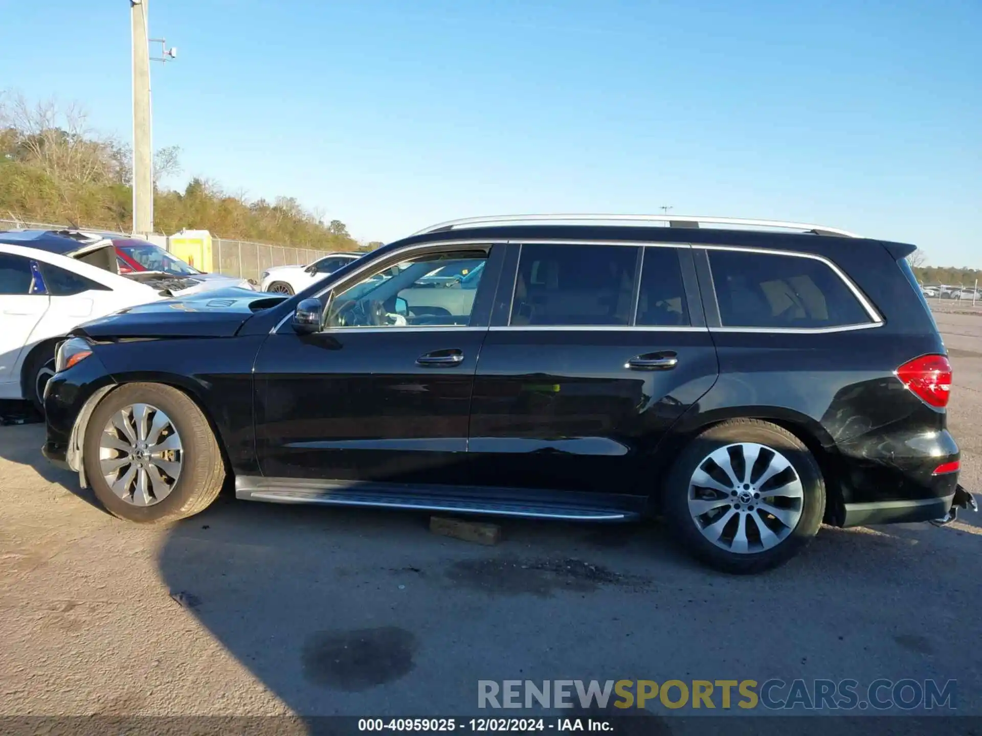 13 Photograph of a damaged car 4JGDF6EEXKB228856 MERCEDES-BENZ GLS 450 2019