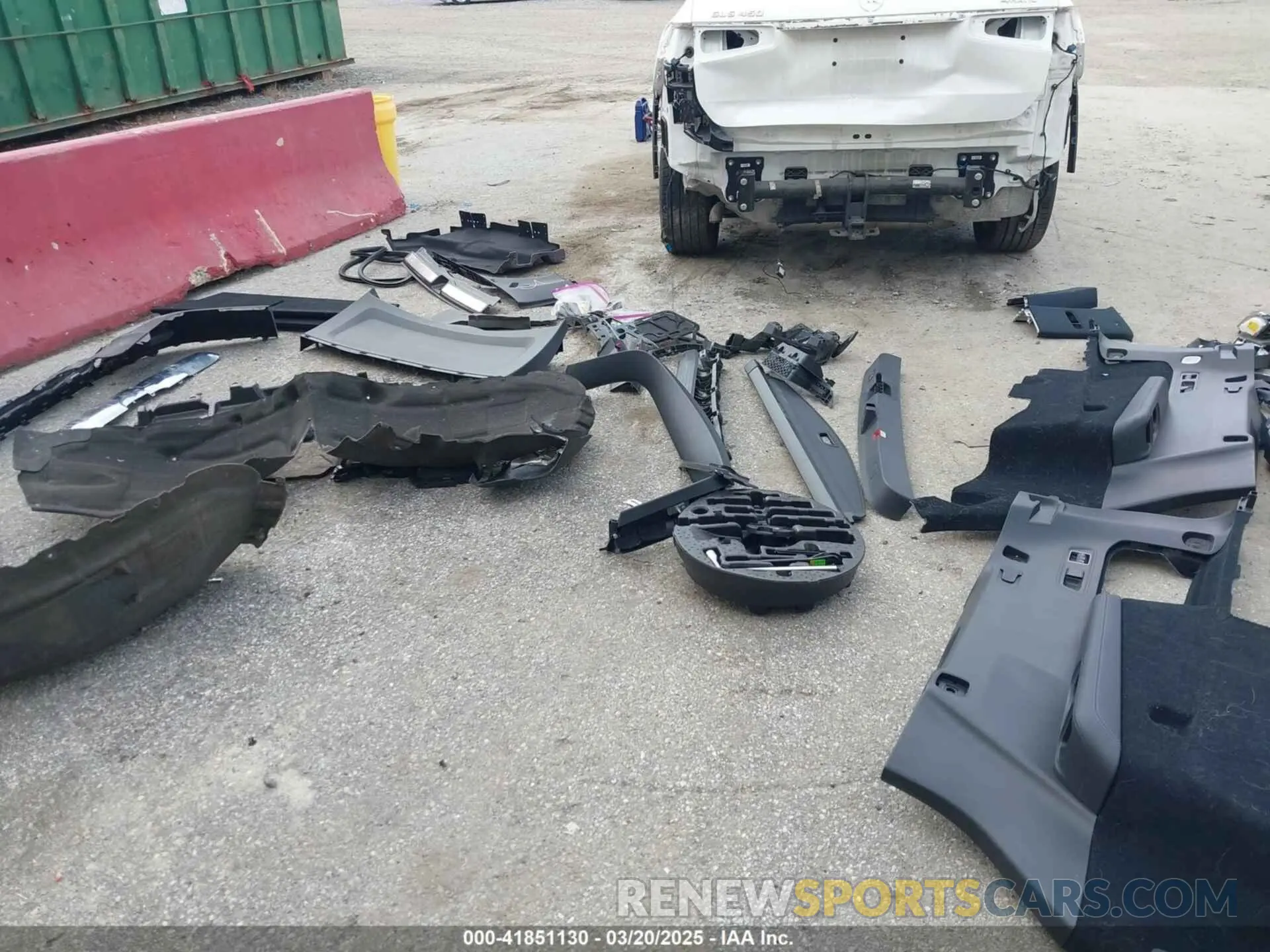 18 Photograph of a damaged car 4JGFF5KE2LA206879 MERCEDES-BENZ GLS 450 2020