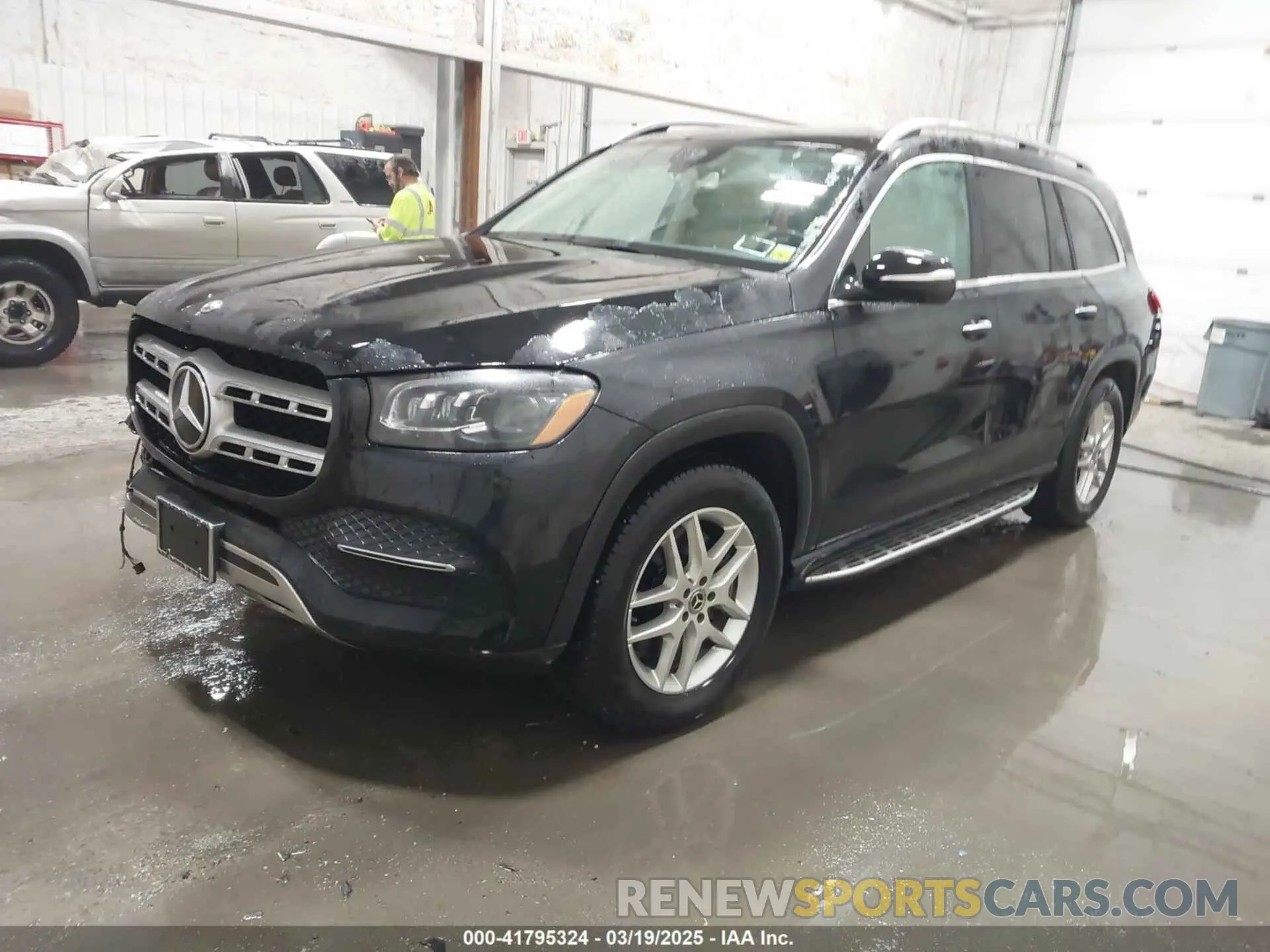 2 Photograph of a damaged car 4JGFF5KE7LA053657 MERCEDES-BENZ GLS 450 2020