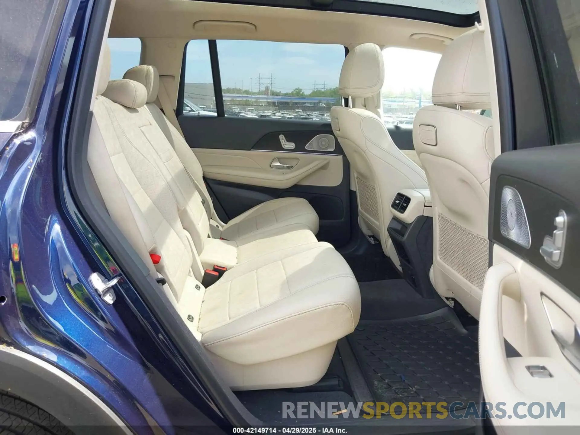8 Photograph of a damaged car 4JGFF5KE9LA161262 MERCEDES-BENZ GLS 450 2020