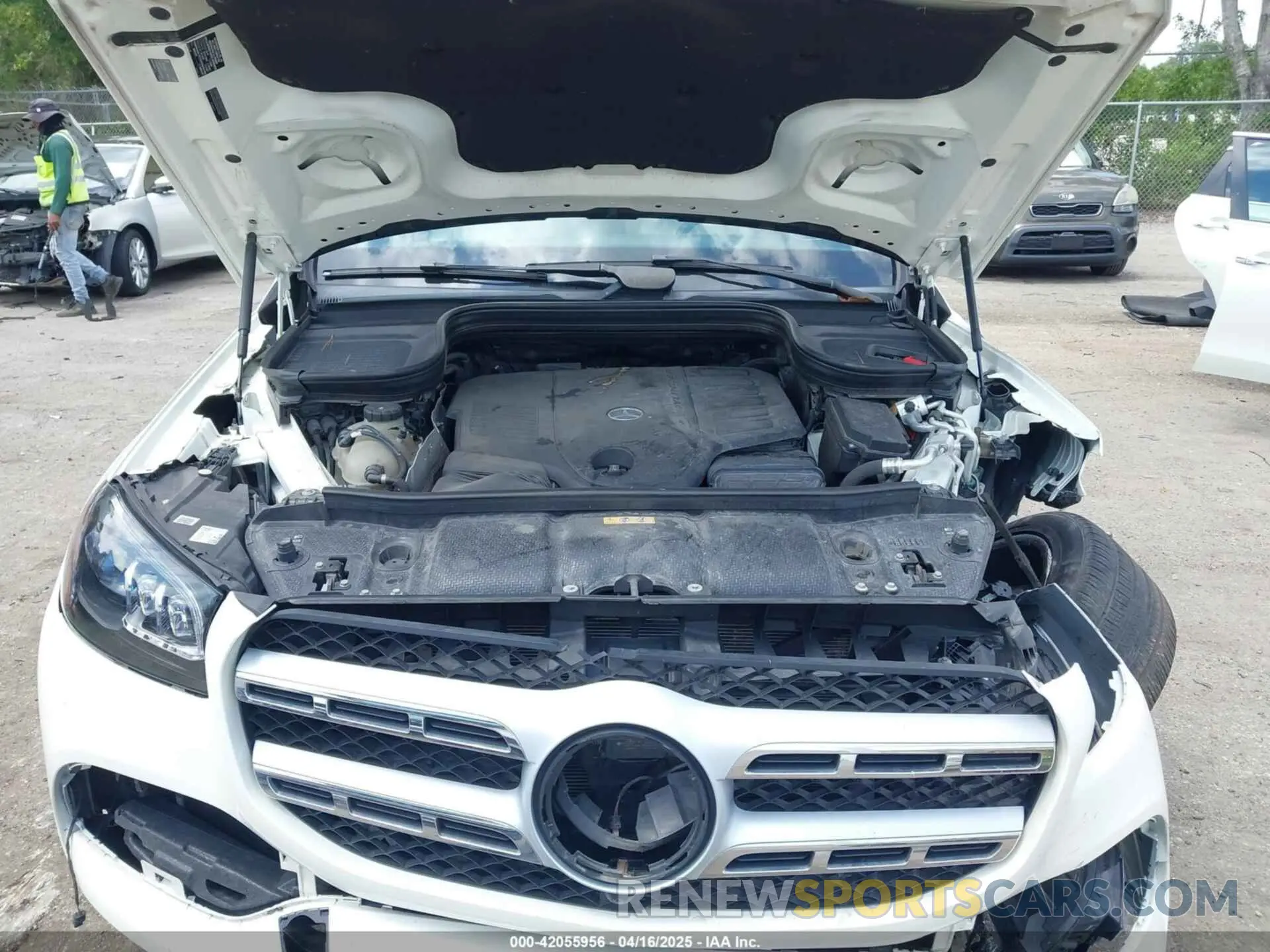 10 Photograph of a damaged car 4JGFF5KE3MA381420 MERCEDES-BENZ GLS 450 2021