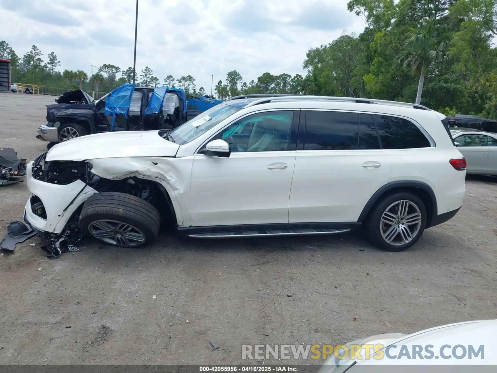 15 Photograph of a damaged car 4JGFF5KE3MA381420 MERCEDES-BENZ GLS 450 2021