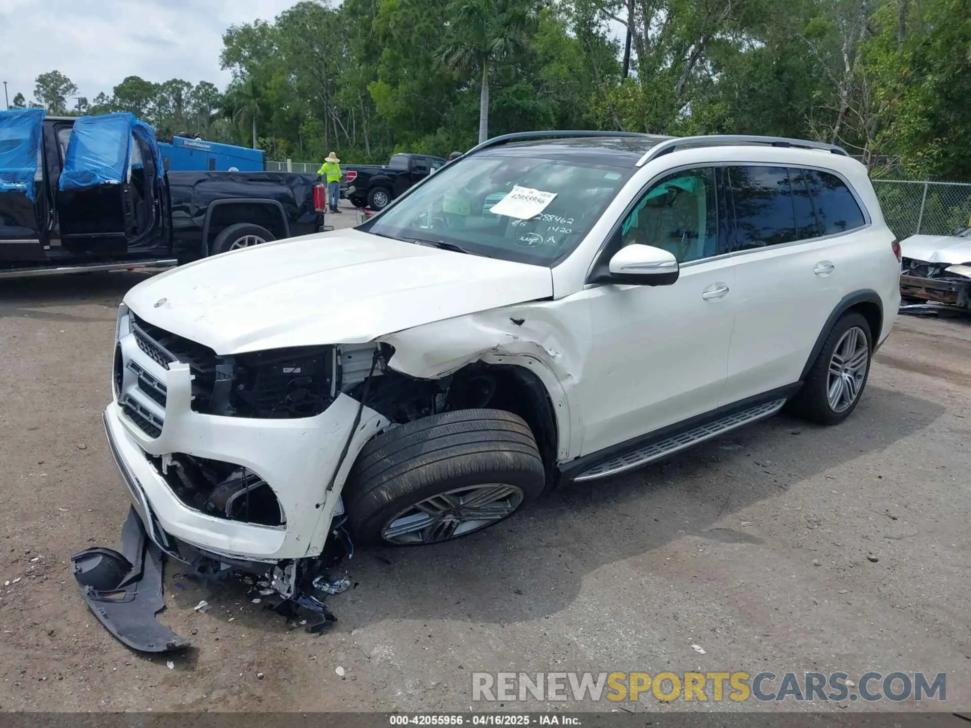 2 Photograph of a damaged car 4JGFF5KE3MA381420 MERCEDES-BENZ GLS 450 2021