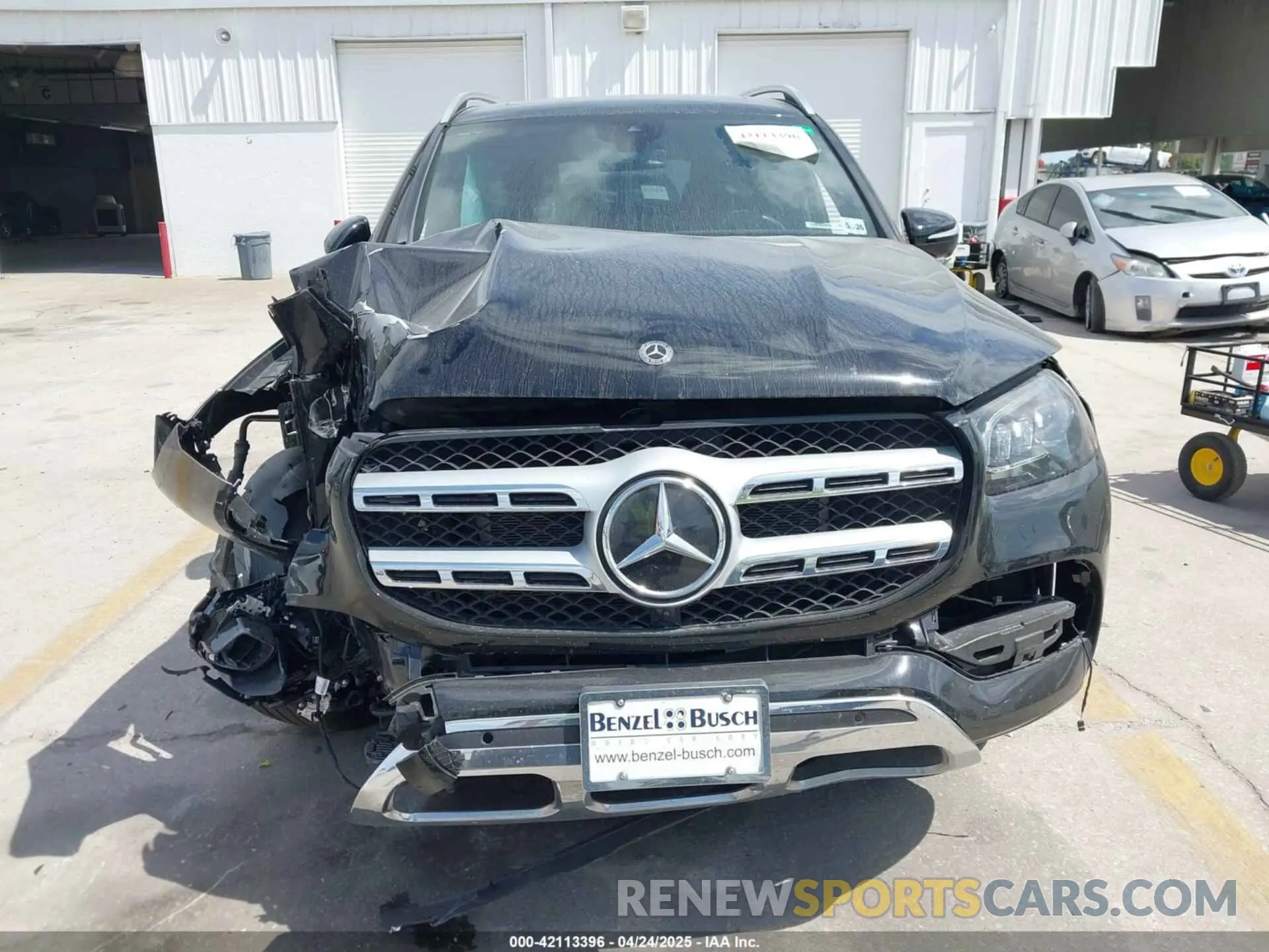 12 Photograph of a damaged car 4JGFF5KE5MA469689 MERCEDES-BENZ GLS 450 2021
