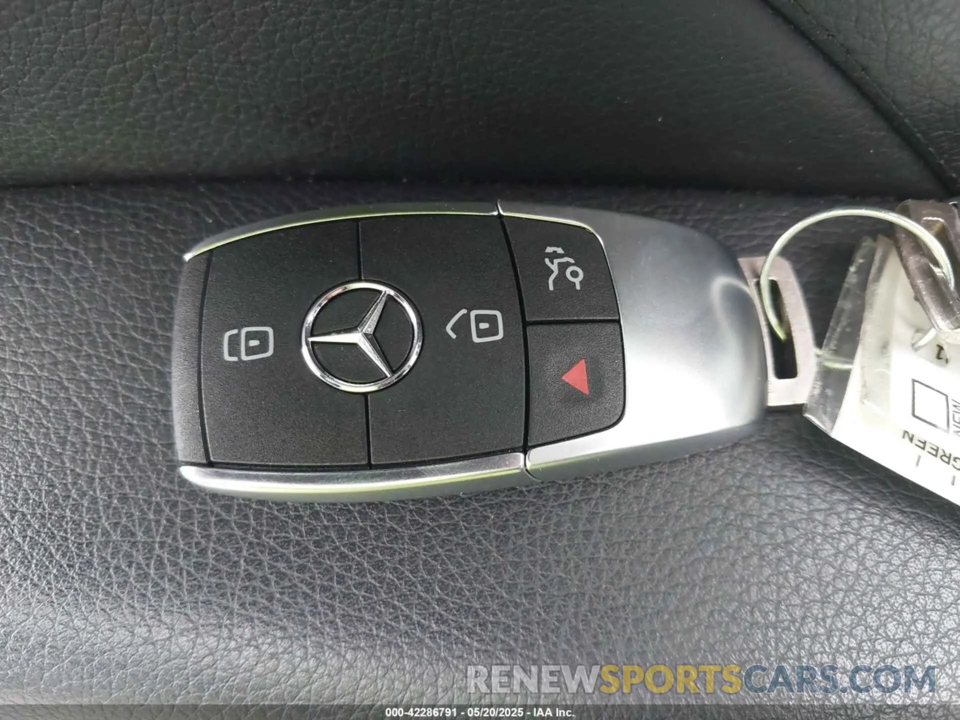 11 Photograph of a damaged car 4JGFF5KE6MA534582 MERCEDES-BENZ GLS 450 2021