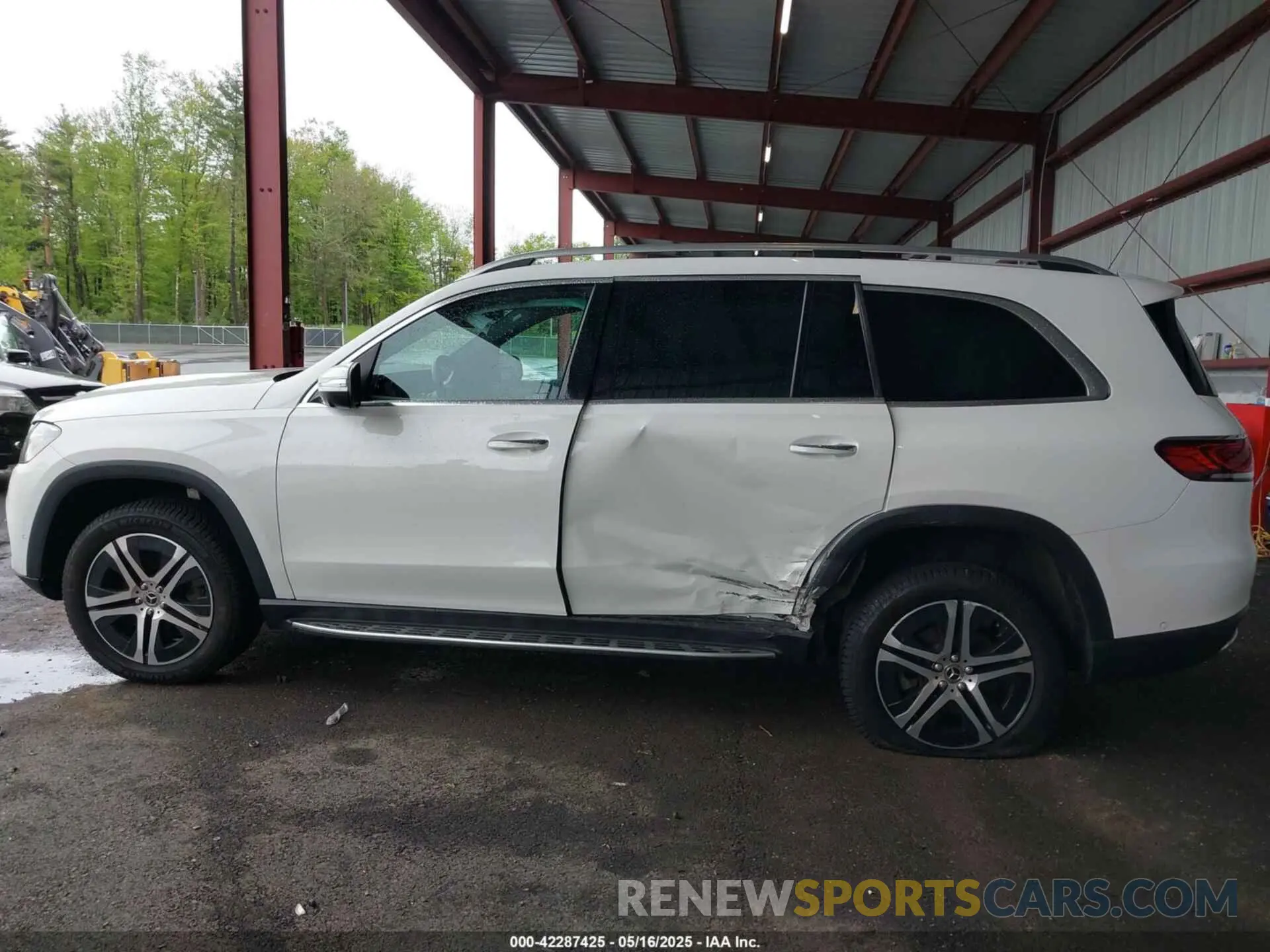 13 Photograph of a damaged car 4JGFF5KE9MA572260 MERCEDES-BENZ GLS 450 2021