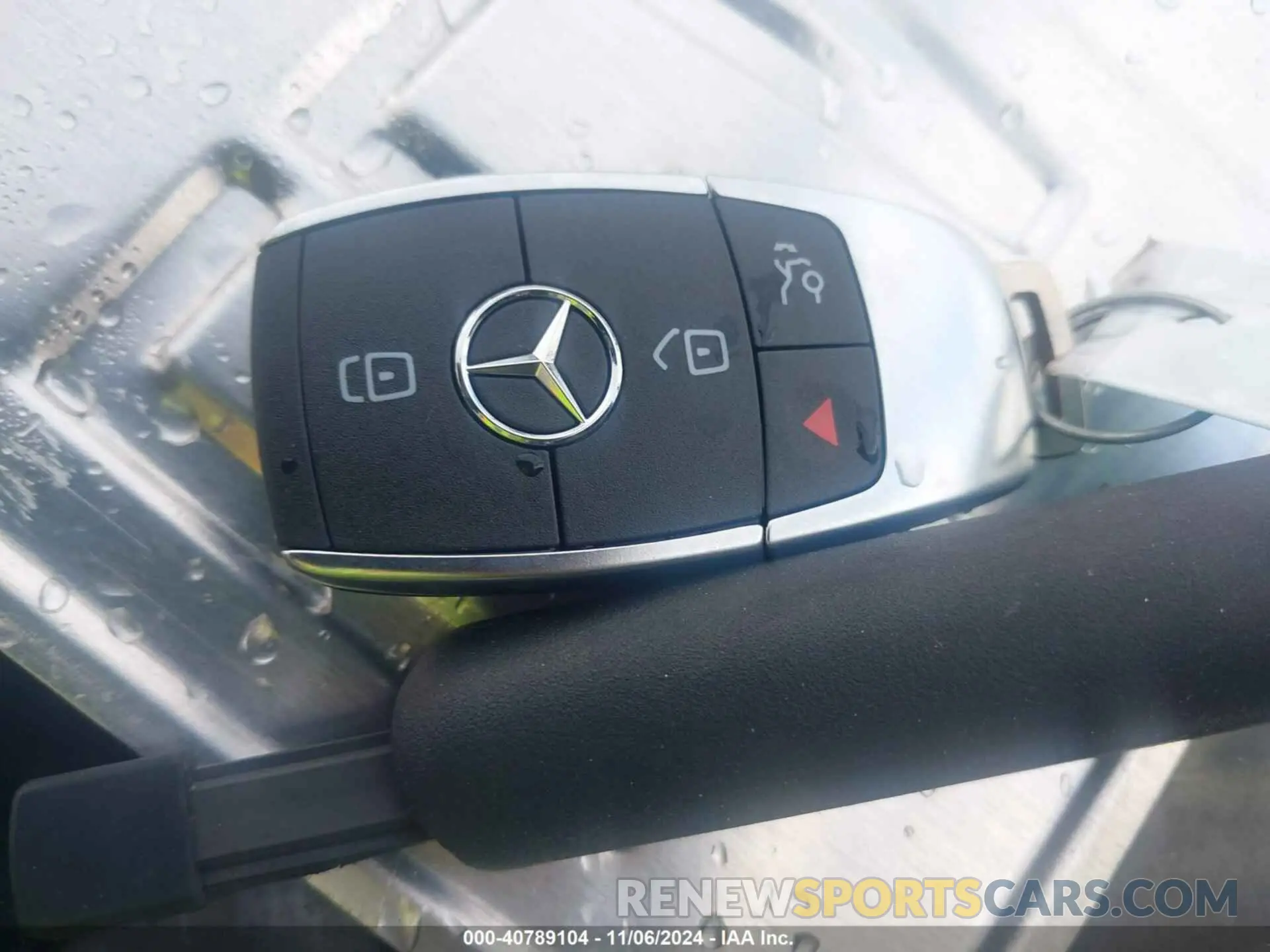 11 Photograph of a damaged car 4JGFF5KE0NA599445 MERCEDES-BENZ GLS 450 2022