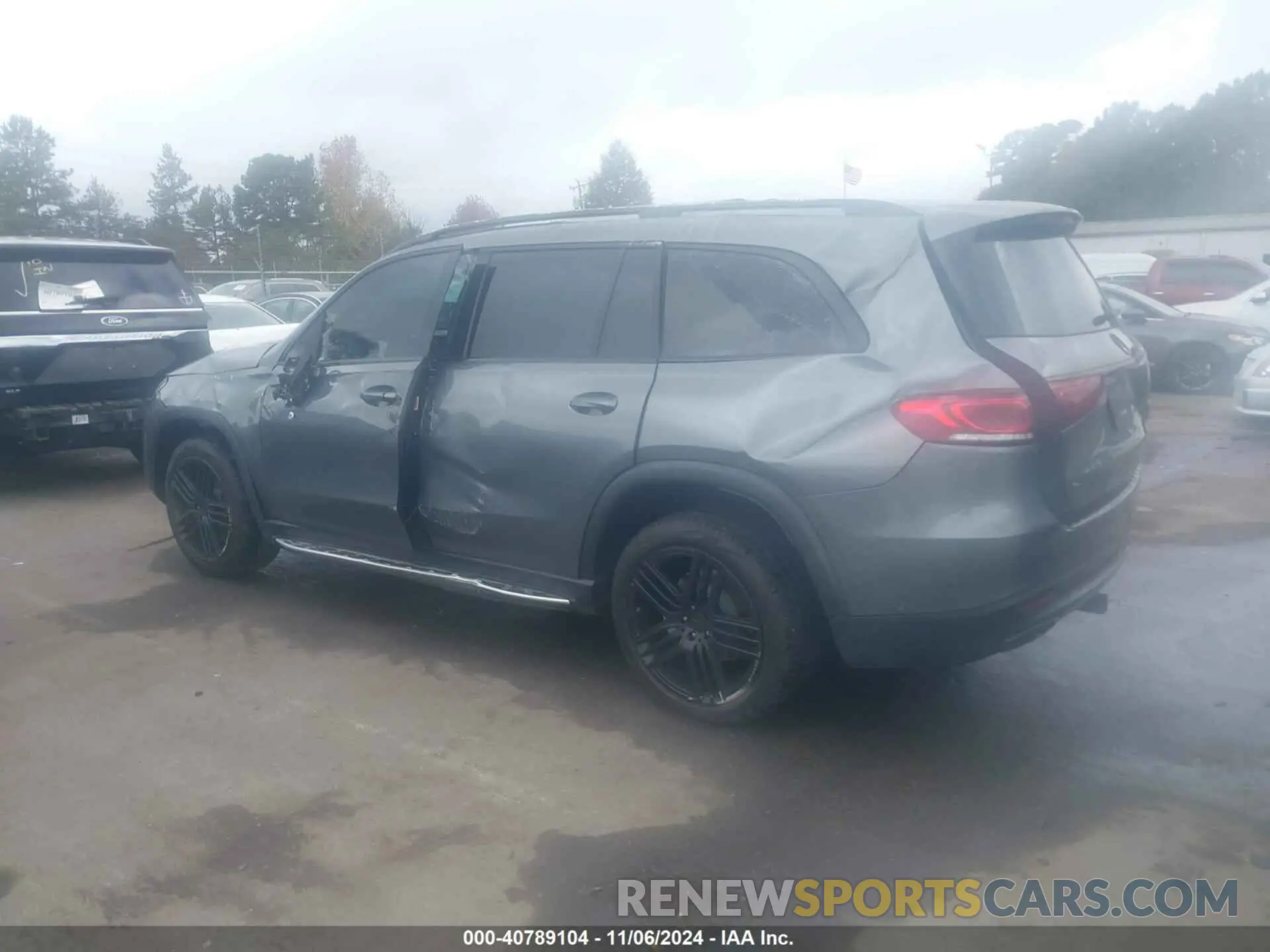 14 Photograph of a damaged car 4JGFF5KE0NA599445 MERCEDES-BENZ GLS 450 2022