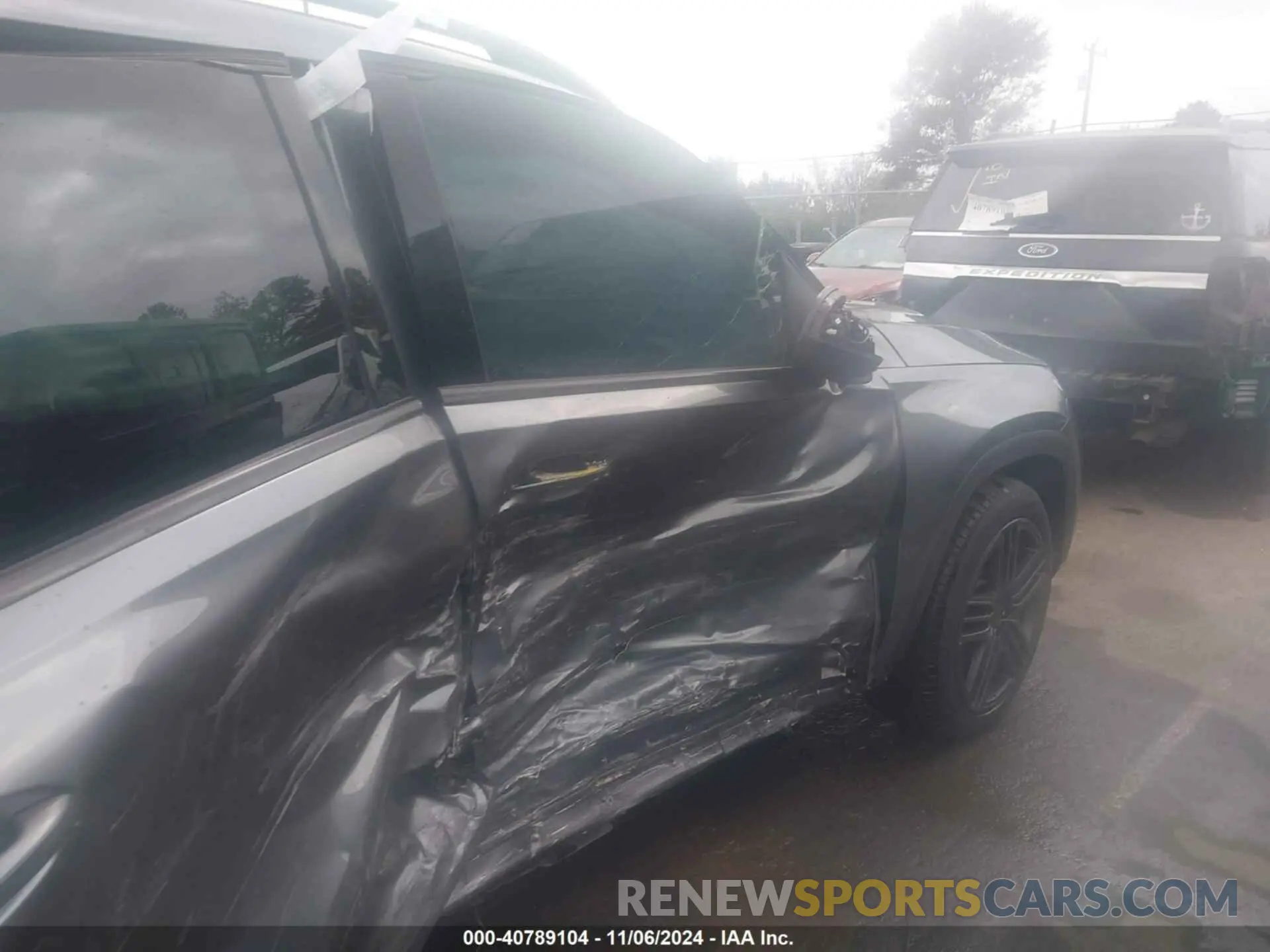18 Photograph of a damaged car 4JGFF5KE0NA599445 MERCEDES-BENZ GLS 450 2022