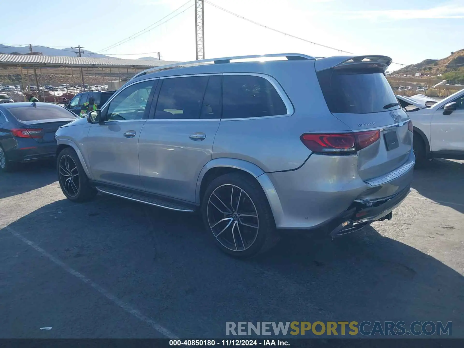 3 Photograph of a damaged car 4JGFF5KE4NA693294 MERCEDES-BENZ GLS 450 2022