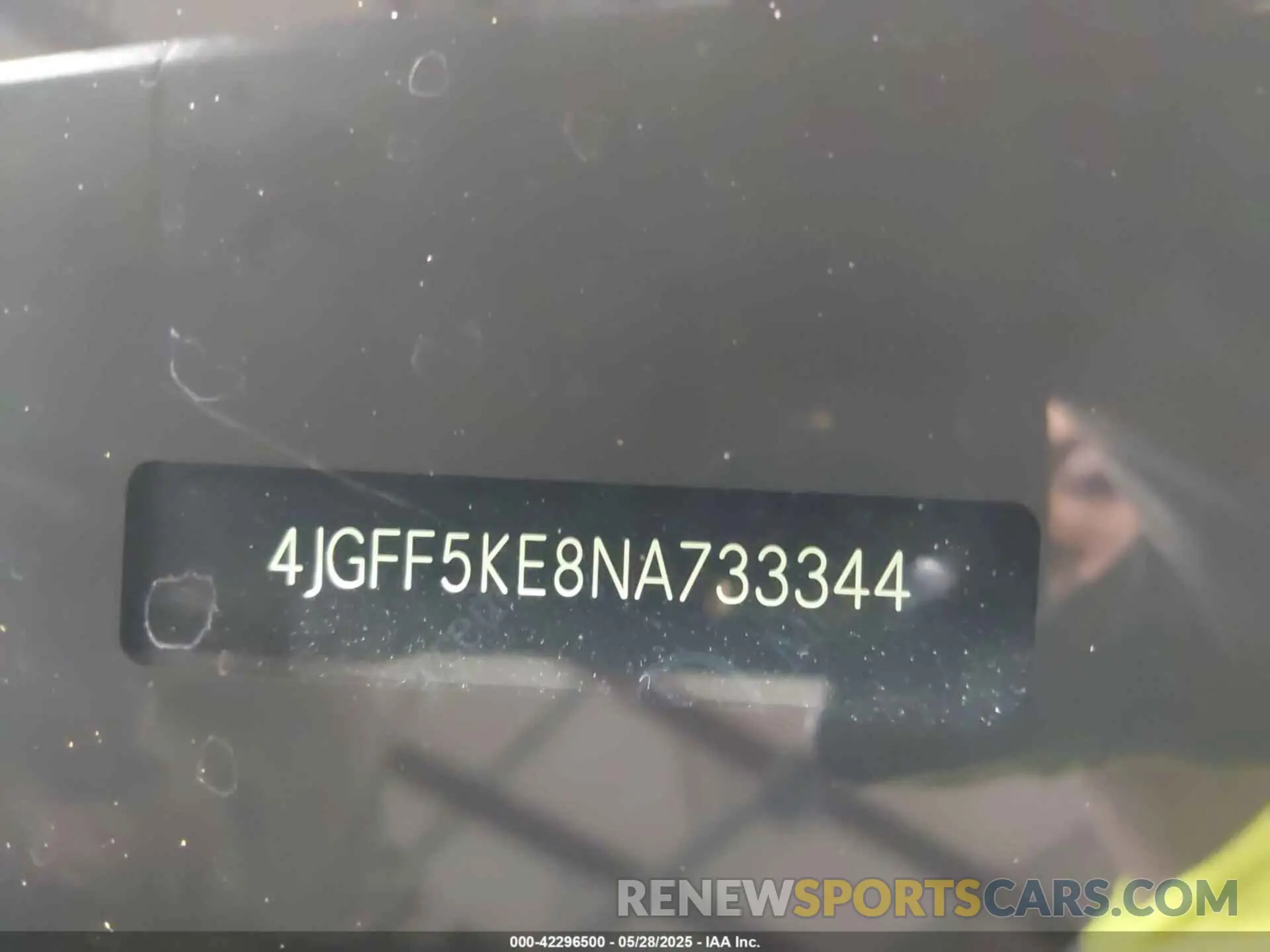 18 Photograph of a damaged car 4JGFF5KE8NA733344 MERCEDES-BENZ GLS 450 2022