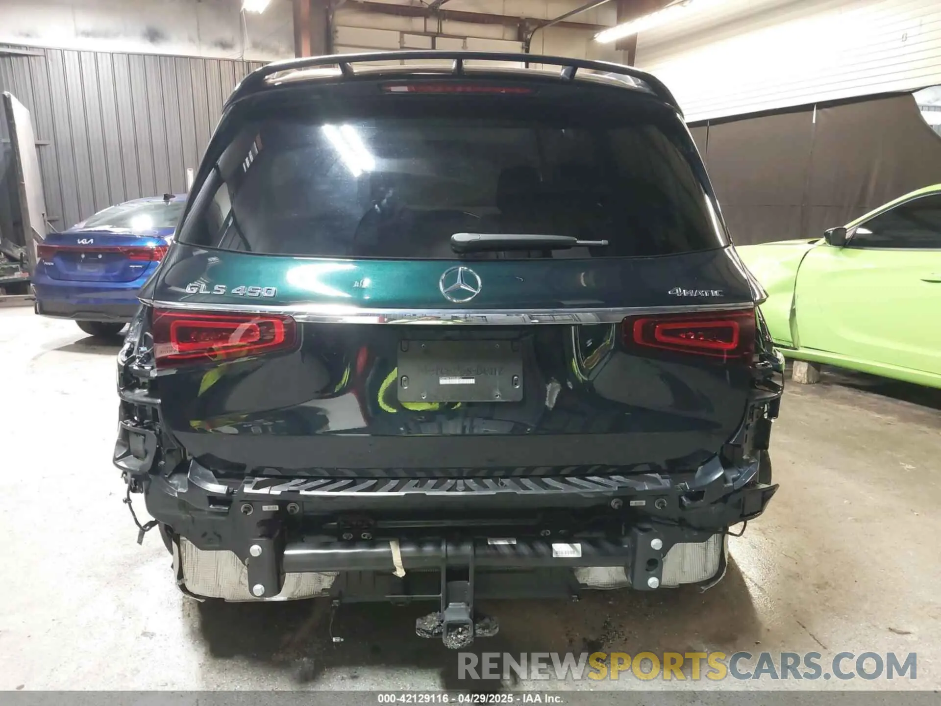 17 Photograph of a damaged car 4JGFF5KE7PA964853 MERCEDES-BENZ GLS 450 2023