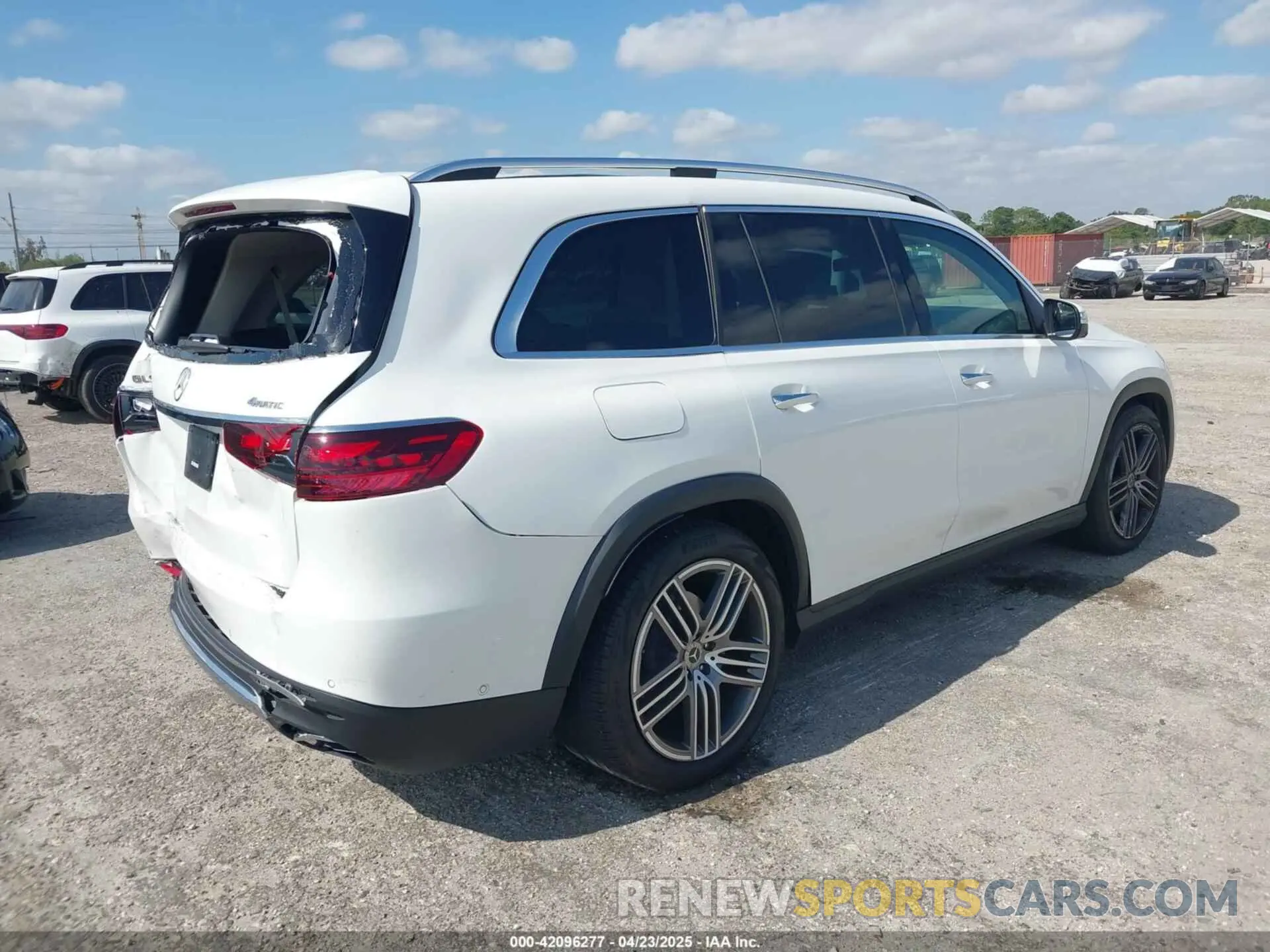 4 Photograph of a damaged car 4JGFF5KE0RB133823 MERCEDES-BENZ GLS 450 2024