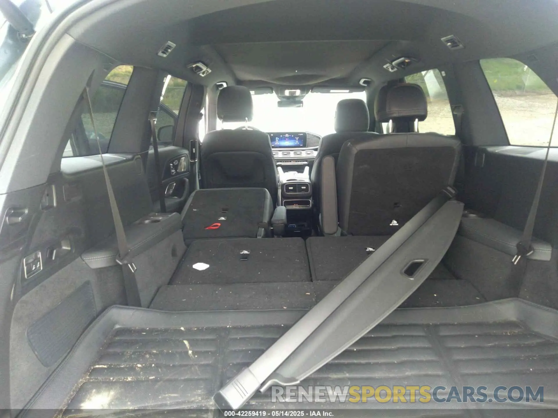17 Photograph of a damaged car 4JGFF5KE3RB086948 MERCEDES-BENZ GLS 450 2024