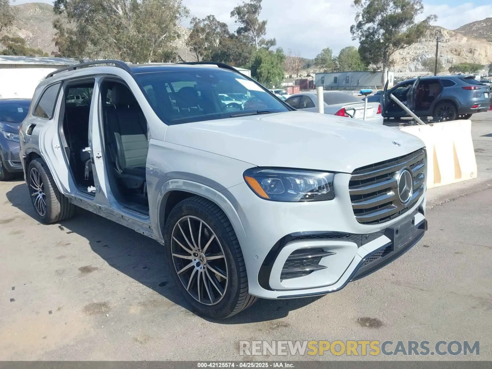 1 Photograph of a damaged car 4JGFF5KE3RB117003 MERCEDES-BENZ GLS 450 2024