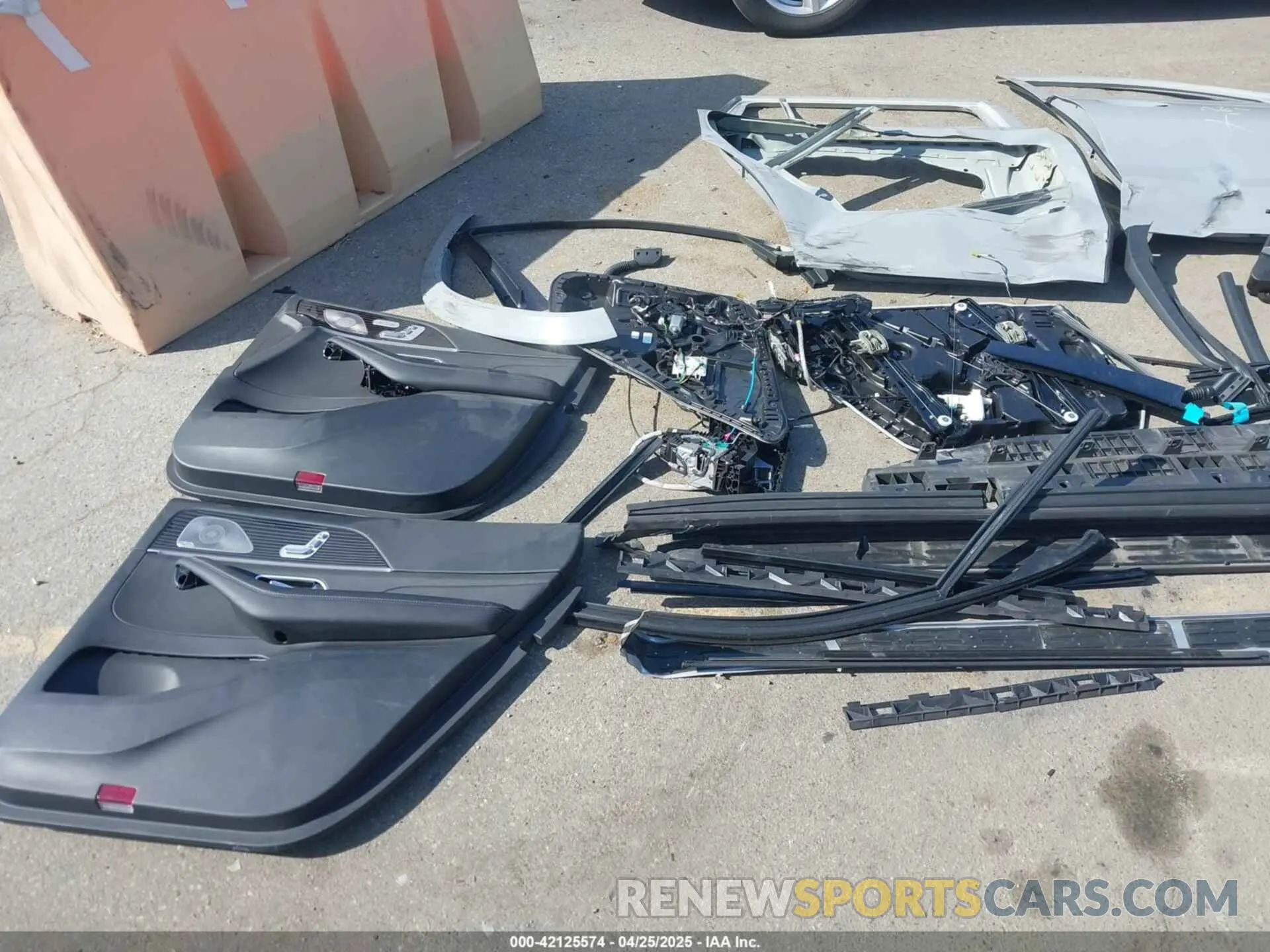 12 Photograph of a damaged car 4JGFF5KE3RB117003 MERCEDES-BENZ GLS 450 2024