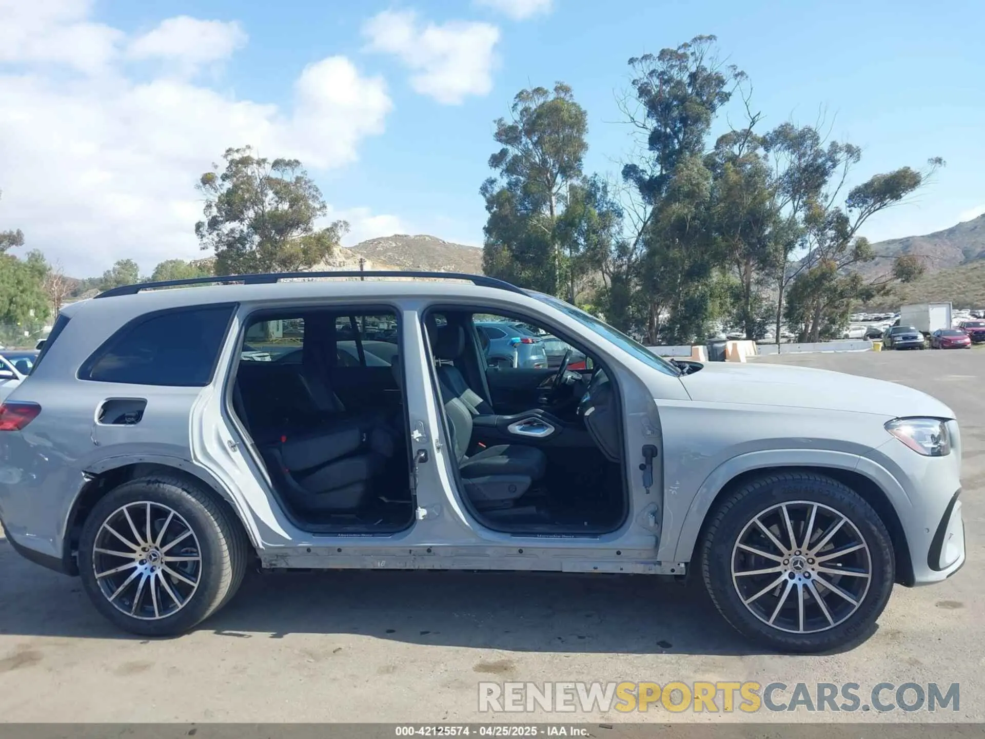 14 Photograph of a damaged car 4JGFF5KE3RB117003 MERCEDES-BENZ GLS 450 2024