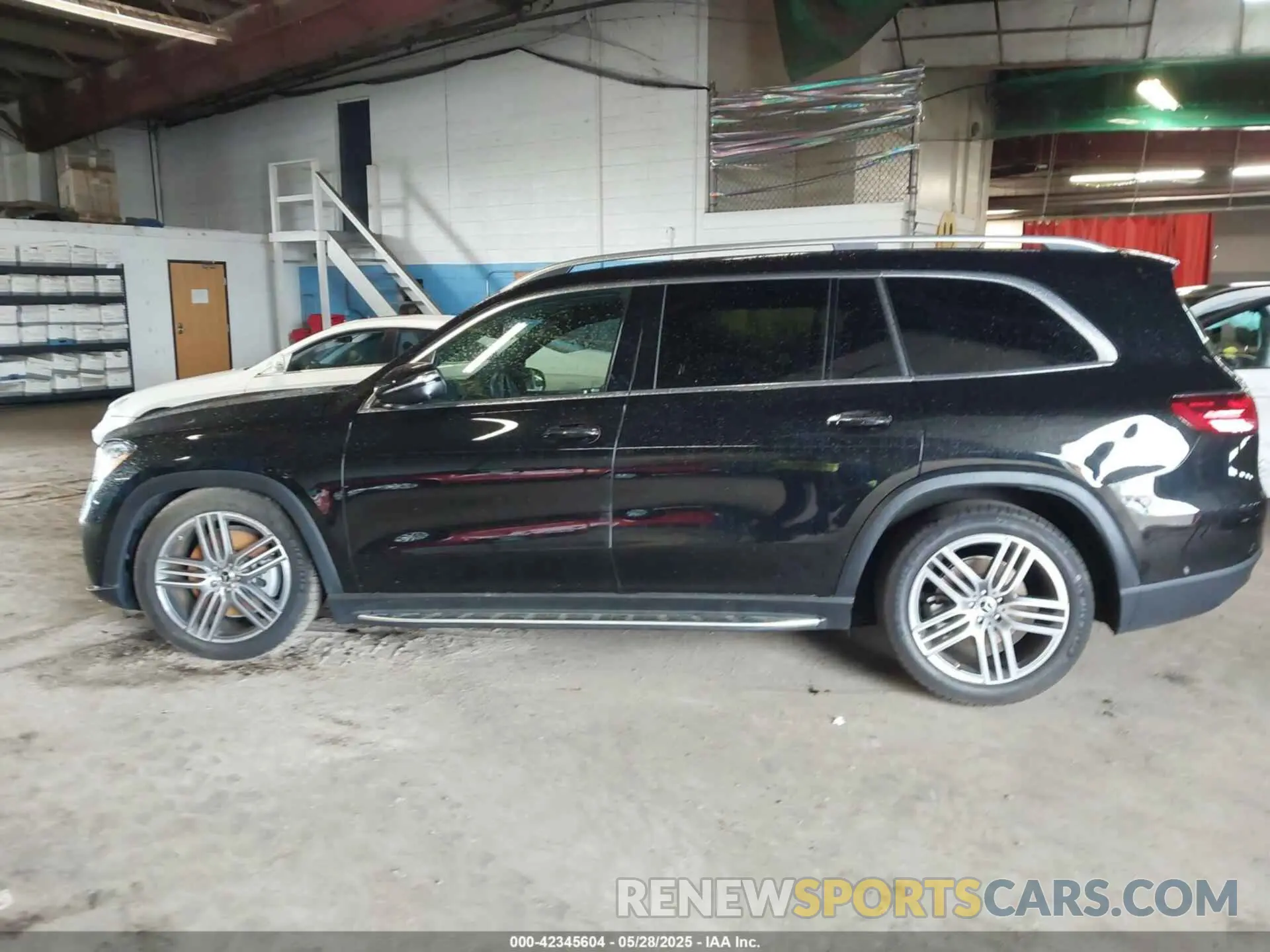 14 Photograph of a damaged car 4JGFF5KE4RB252412 MERCEDES-BENZ GLS 450 2024