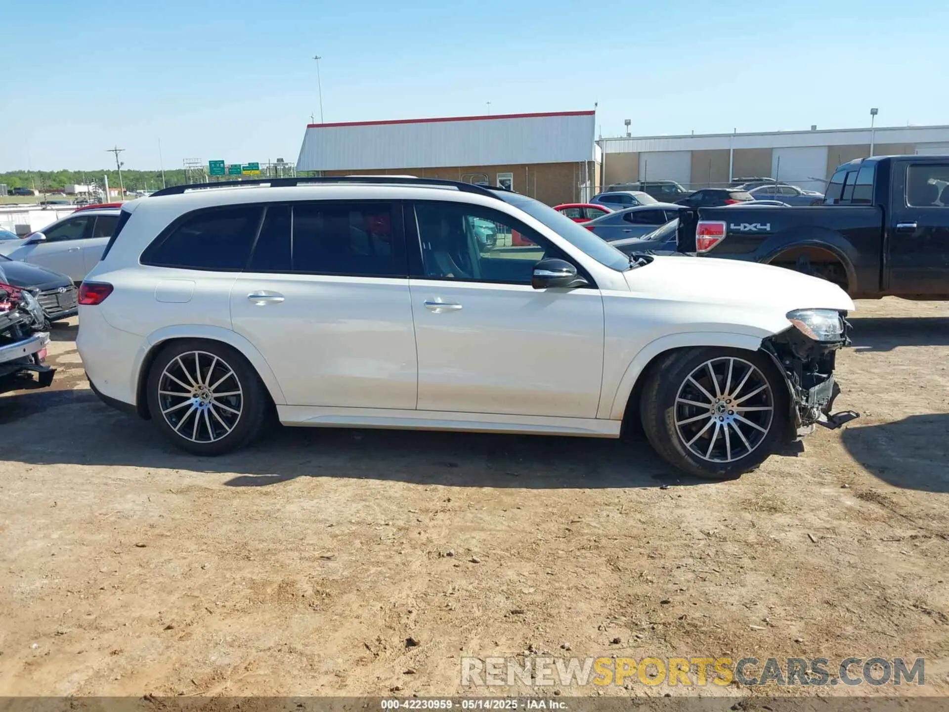 14 Photograph of a damaged car 4JGFF5KE7RB112158 MERCEDES-BENZ GLS 450 2024