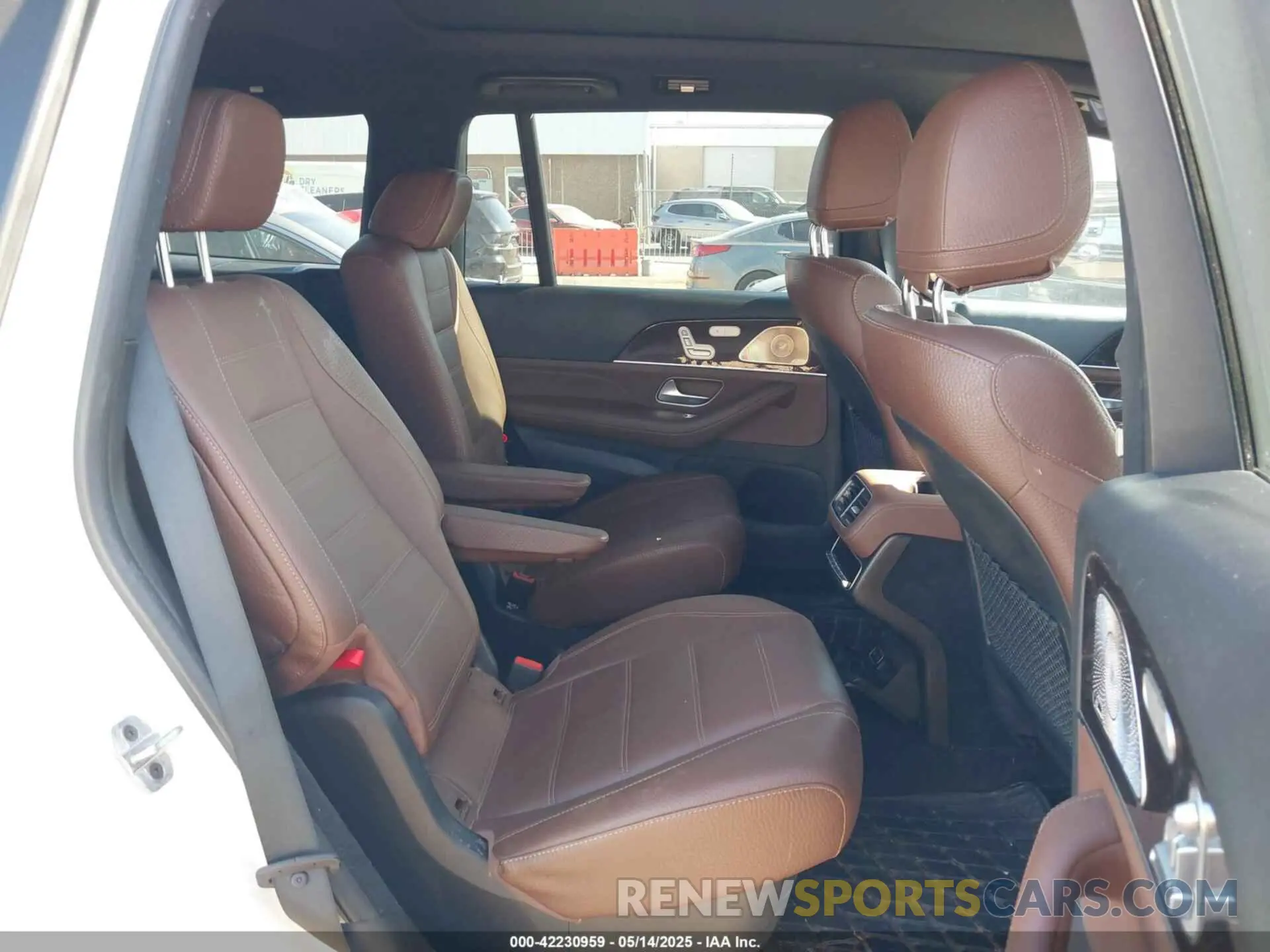 8 Photograph of a damaged car 4JGFF5KE7RB112158 MERCEDES-BENZ GLS 450 2024