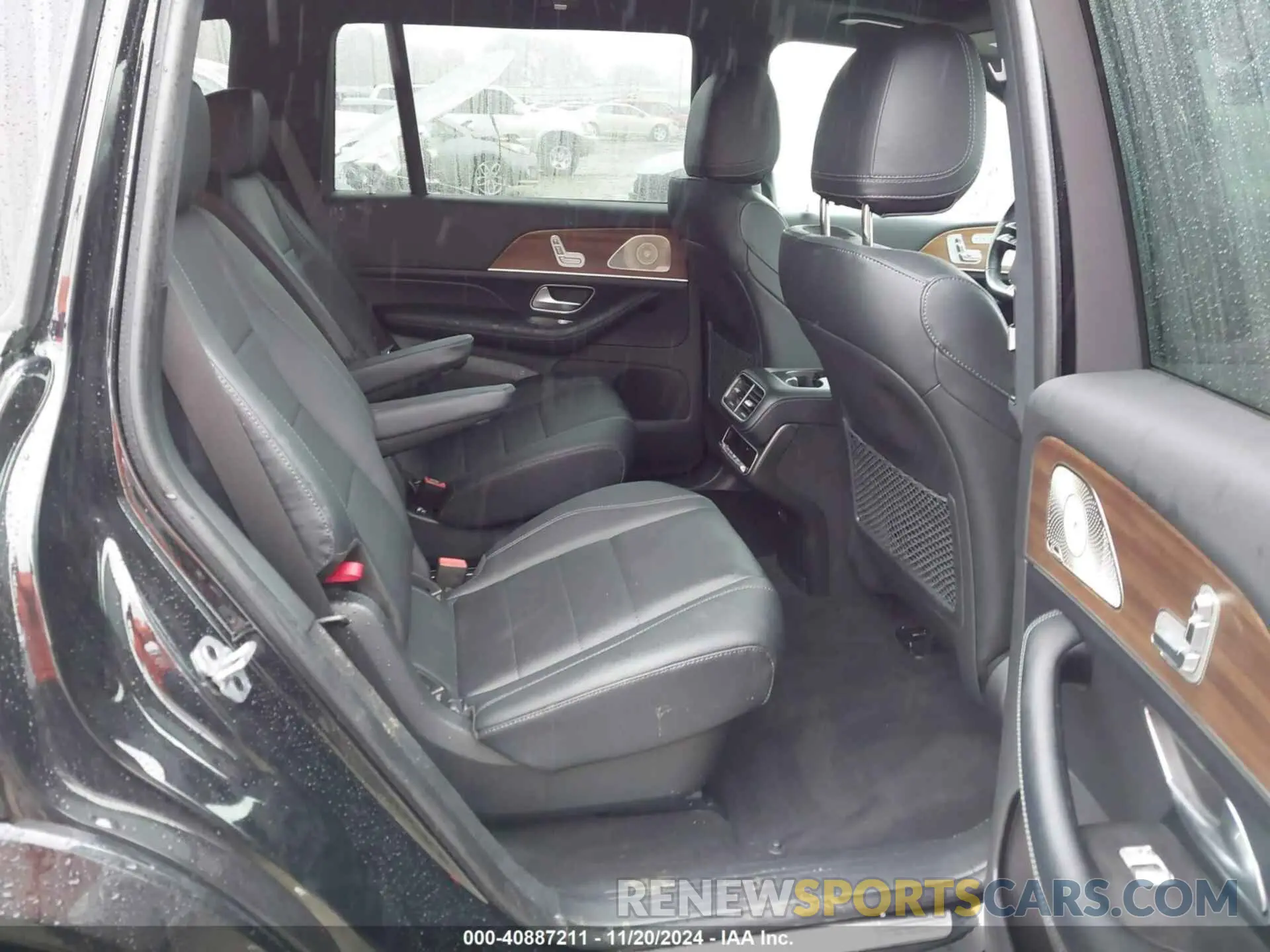 8 Photograph of a damaged car 4JGFF5KEXRB085487 MERCEDES-BENZ GLS 450 2024