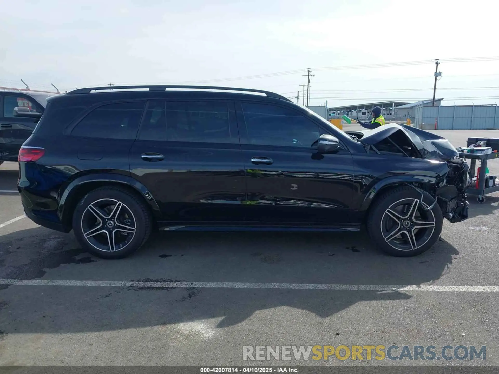 13 Photograph of a damaged car 4JGFF5KE1SB342204 MERCEDES-BENZ GLS 450 2025