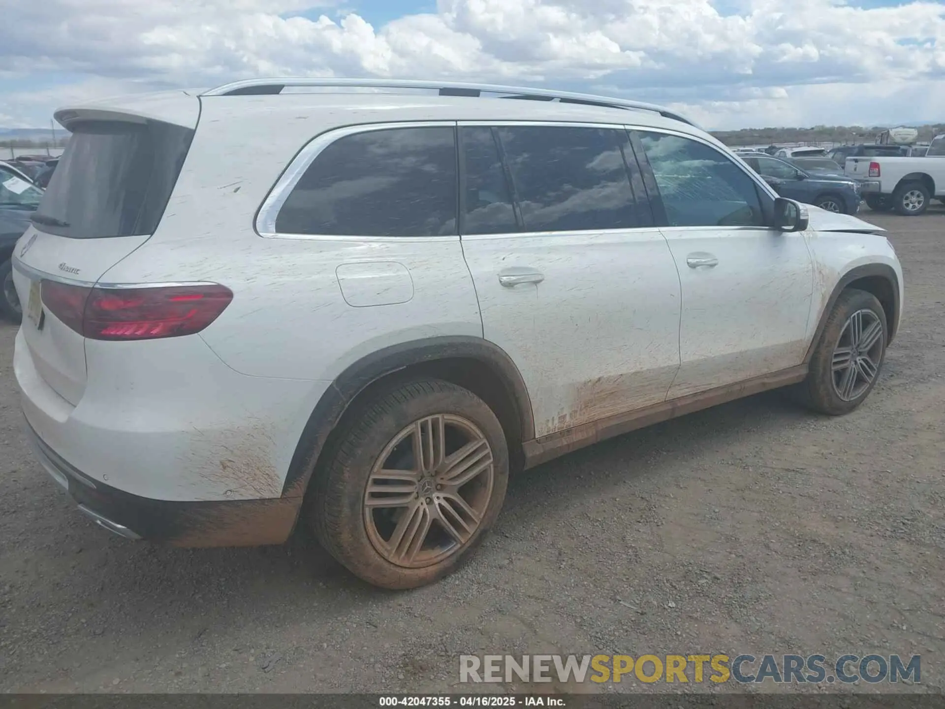 4 Photograph of a damaged car 4JGFF5KE3SB402662 MERCEDES-BENZ GLS 450 2025