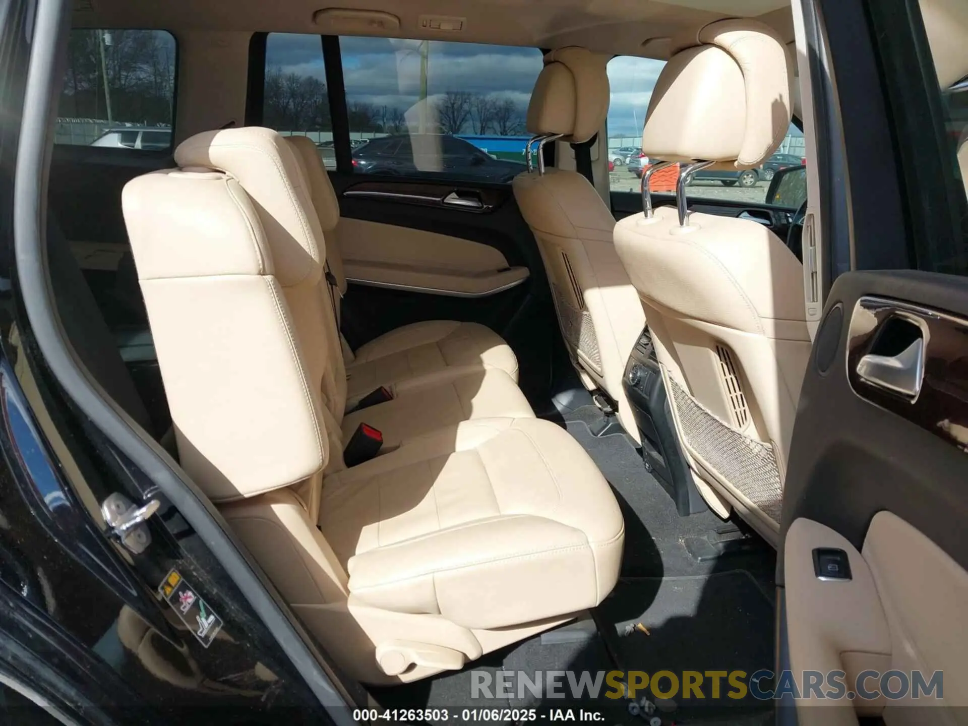 8 Photograph of a damaged car 4JGDF7DEXKB206377 MERCEDES-BENZ GLS 550 2019