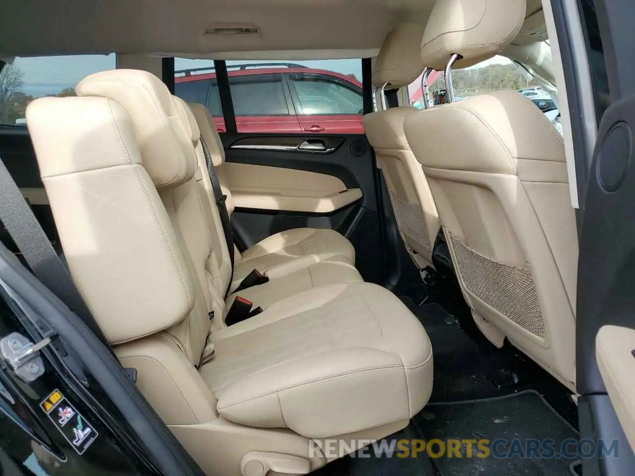 11 Photograph of a damaged car 4JGDF6EE0KB233192 MERCEDES-BENZ GLS-CLASS 2019