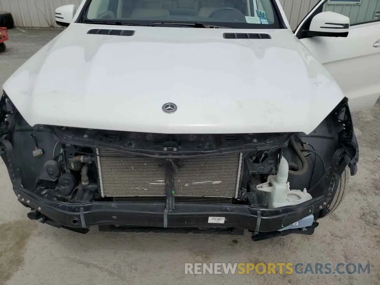 12 Photograph of a damaged car 4JGDF6EE1KB236215 MERCEDES-BENZ GLS-CLASS 2019