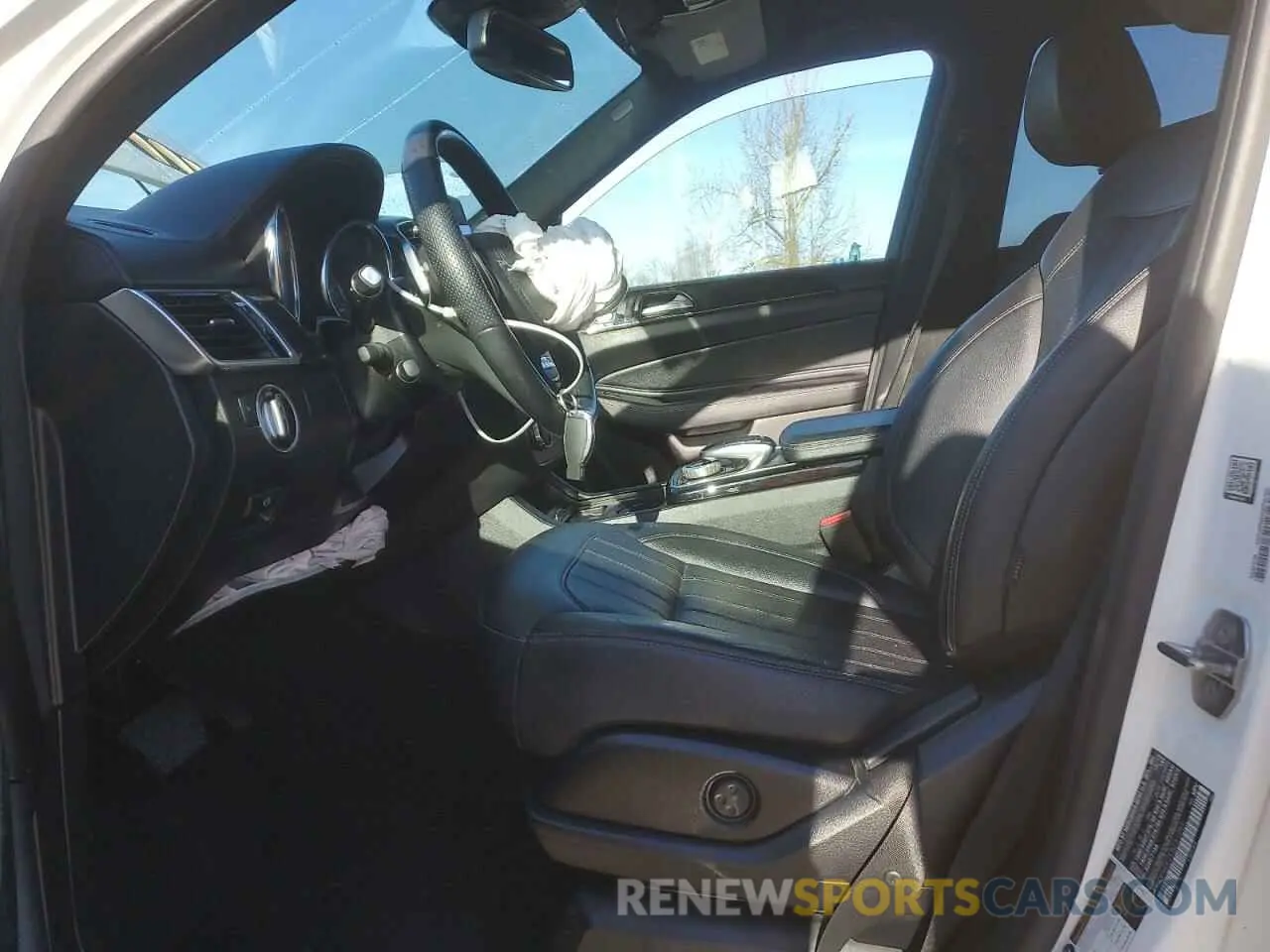 7 Photograph of a damaged car 4JGDF6EE2KB231069 MERCEDES-BENZ GLS-CLASS 2019