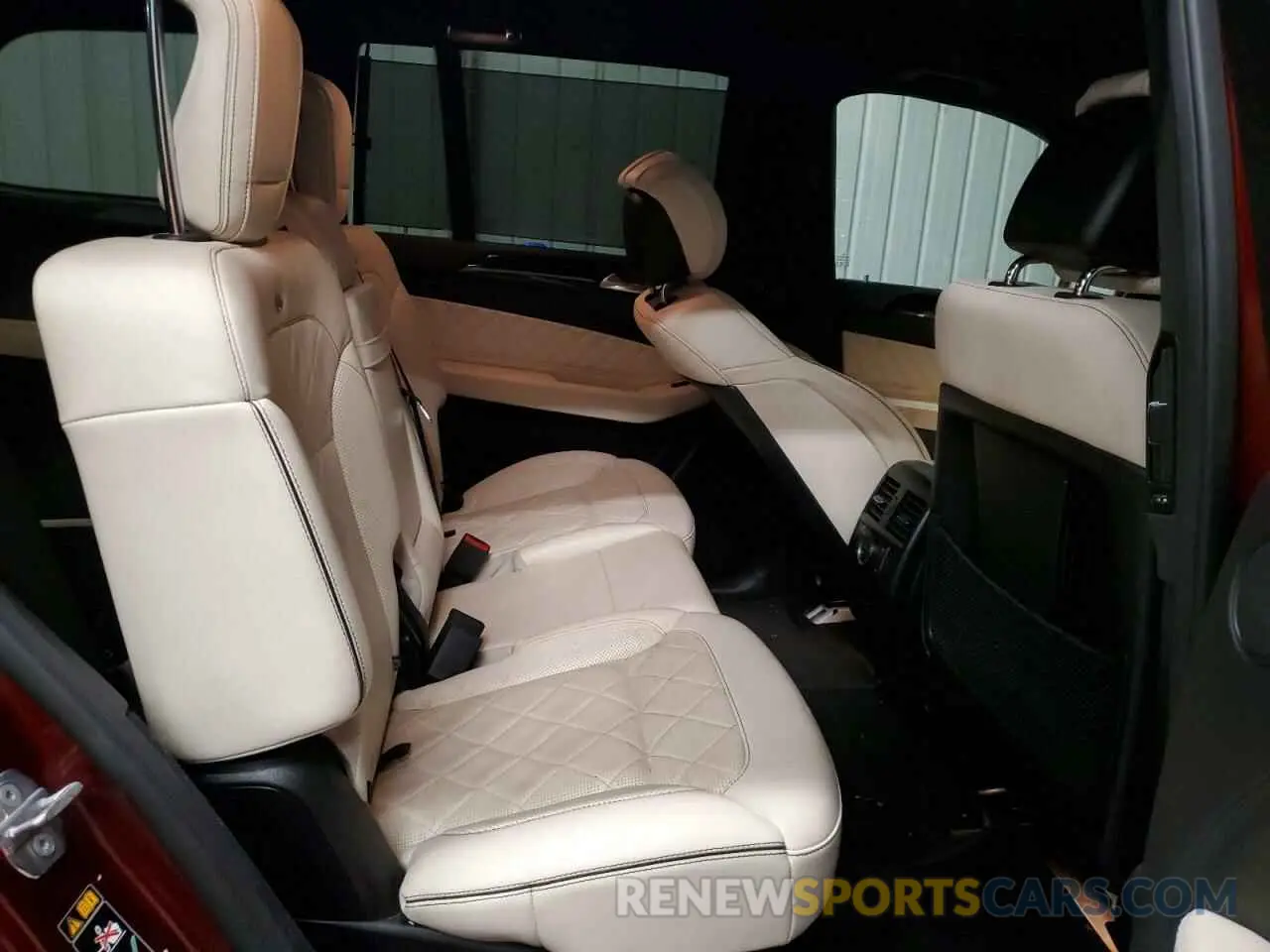 11 Photograph of a damaged car 4JGDF6EE2KB239091 MERCEDES-BENZ GLS-CLASS 2019