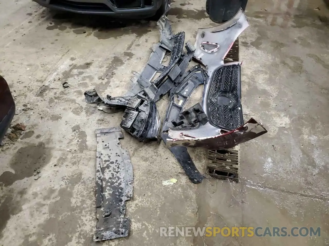 13 Photograph of a damaged car 4JGDF6EE2KB239091 MERCEDES-BENZ GLS-CLASS 2019