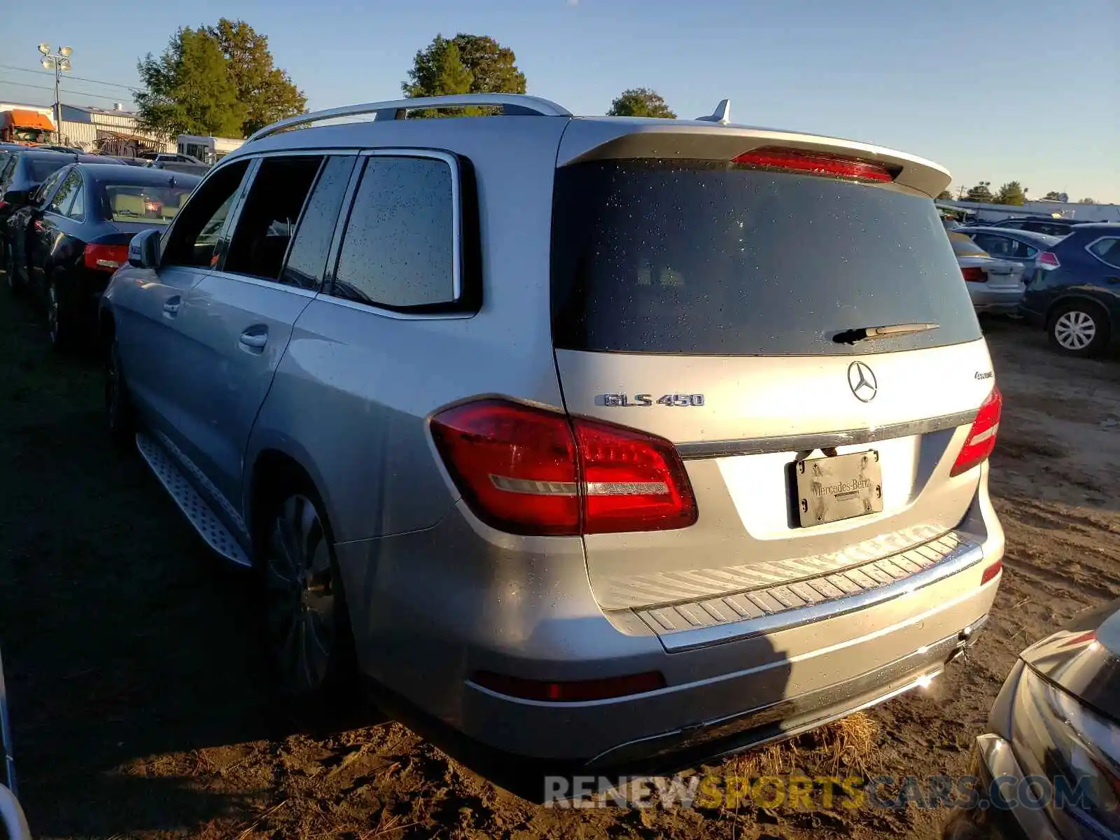 3 Photograph of a damaged car 4JGDF6EE3KB224843 MERCEDES-BENZ GLS-CLASS 2019