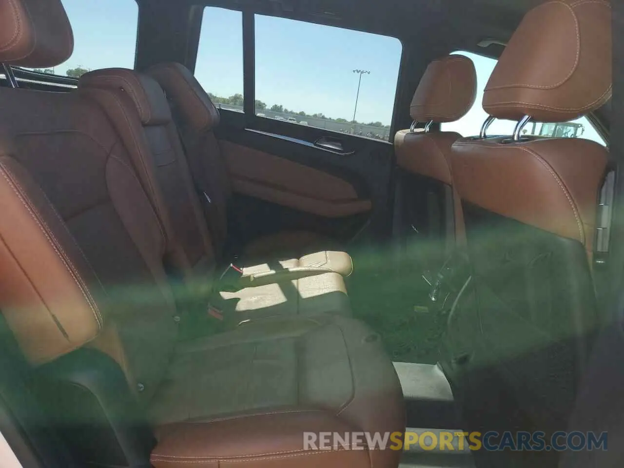 10 Photograph of a damaged car 4JGDF6EE3KB238810 MERCEDES-BENZ GLS-CLASS 2019