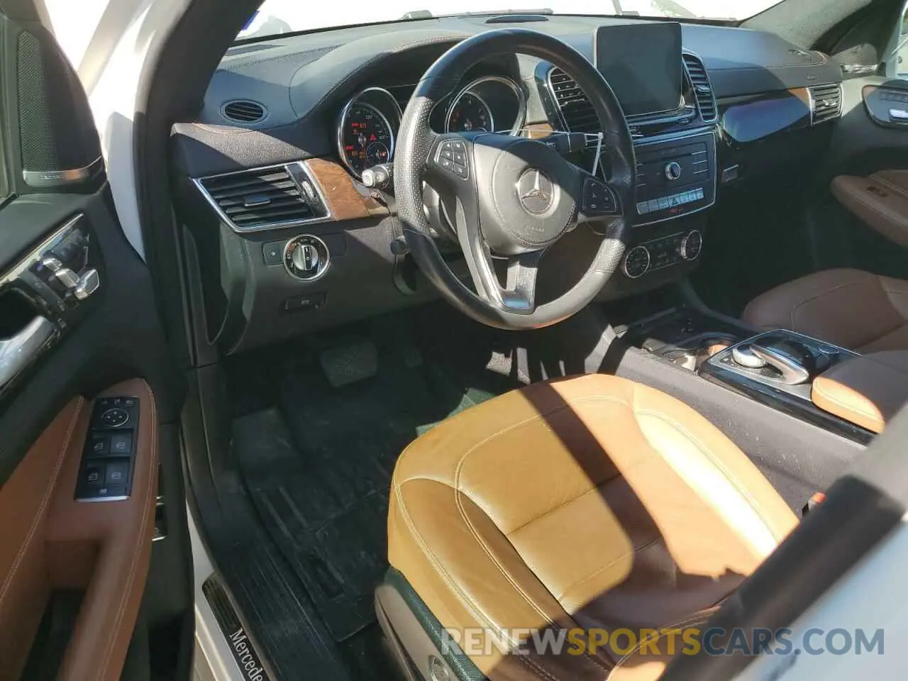 8 Photograph of a damaged car 4JGDF6EE3KB238810 MERCEDES-BENZ GLS-CLASS 2019