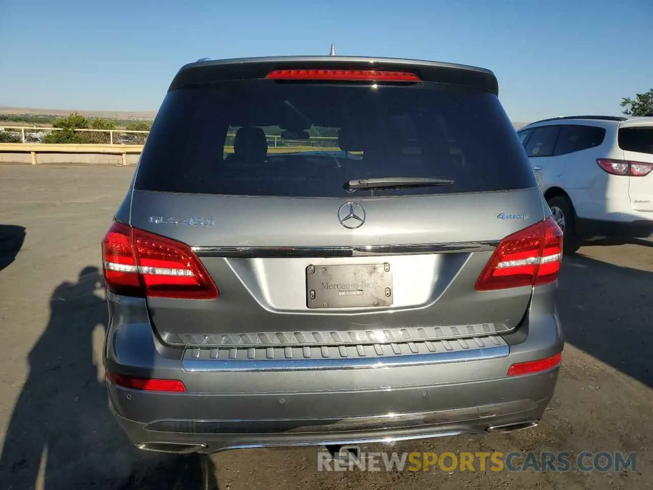 6 Photograph of a damaged car 4JGDF6EE5KB198424 MERCEDES-BENZ GLS-CLASS 2019