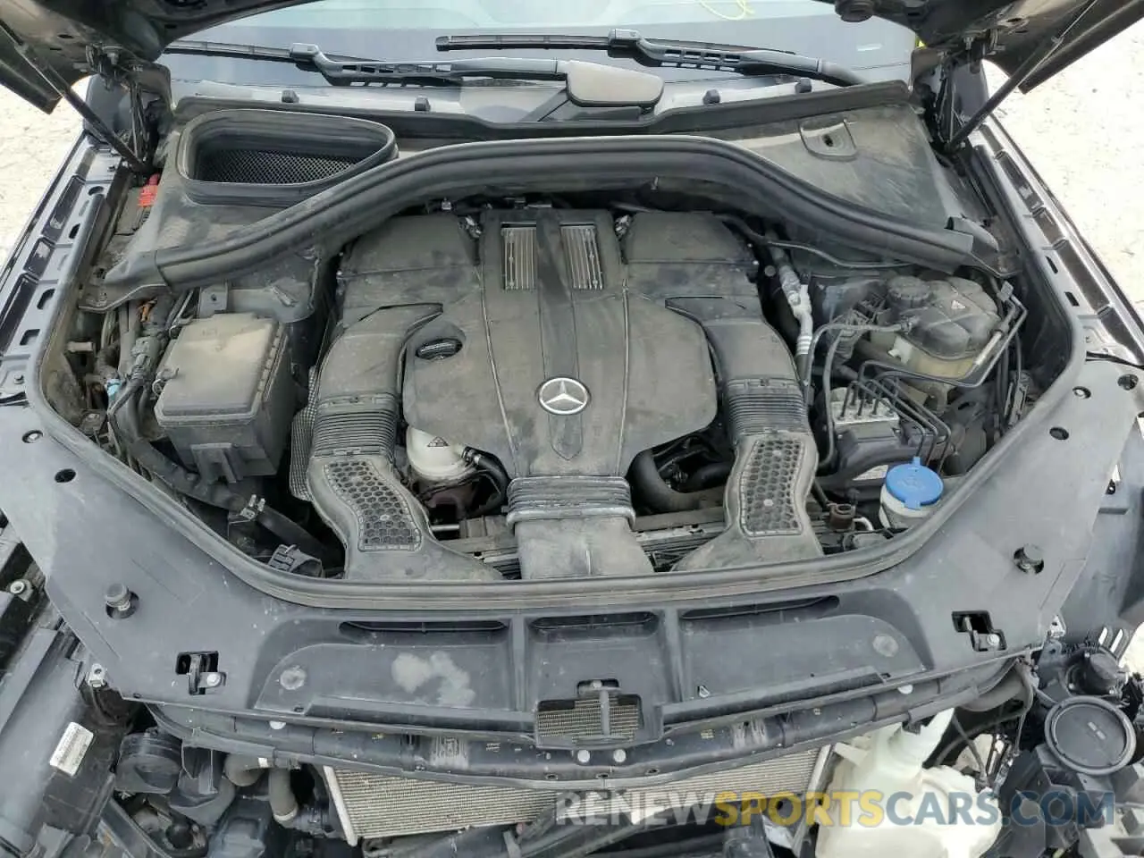 12 Photograph of a damaged car 4JGDF6EE5KB221135 MERCEDES-BENZ GLS-CLASS 2019