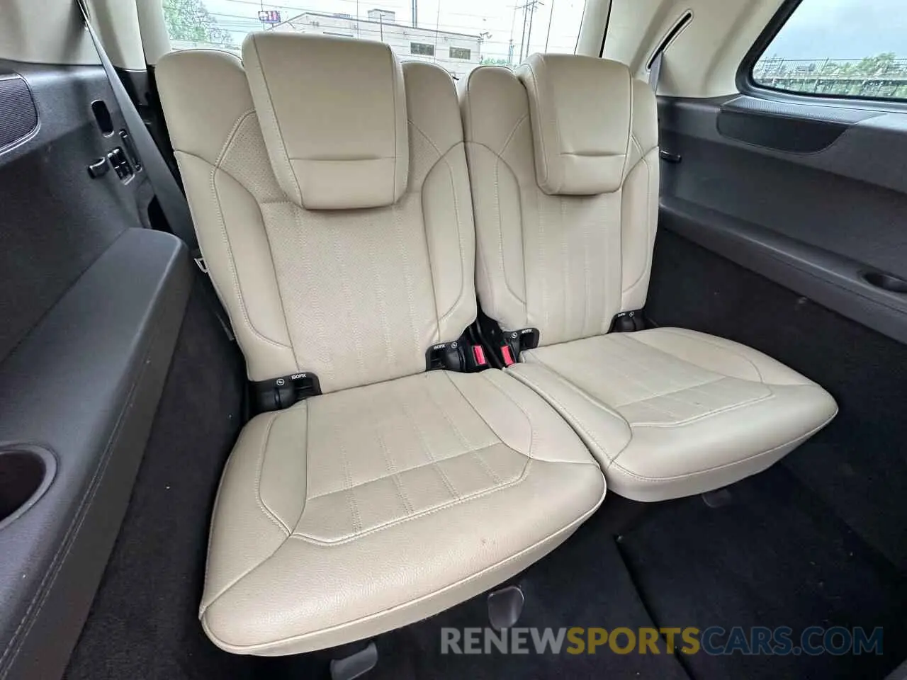 11 Photograph of a damaged car 4JGDF6EE6KB216140 MERCEDES-BENZ GLS-CLASS 2019