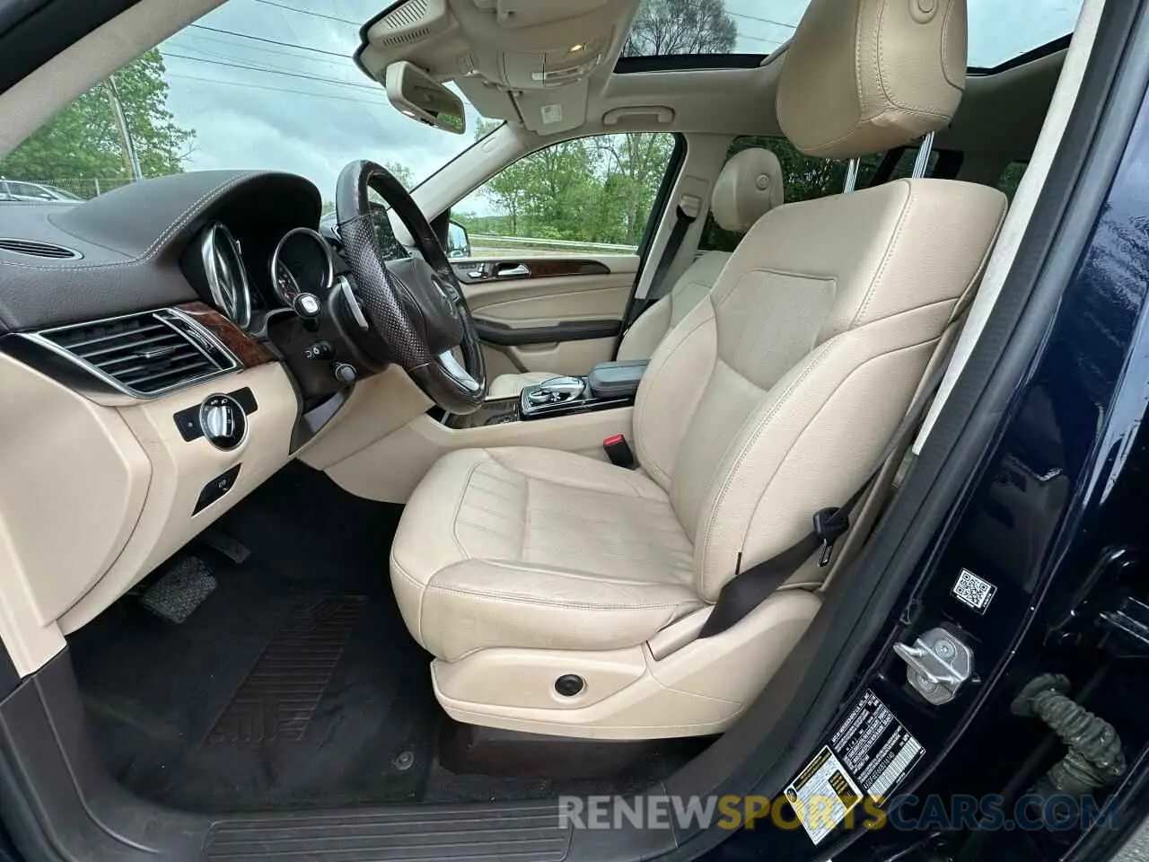 14 Photograph of a damaged car 4JGDF6EE6KB216140 MERCEDES-BENZ GLS-CLASS 2019