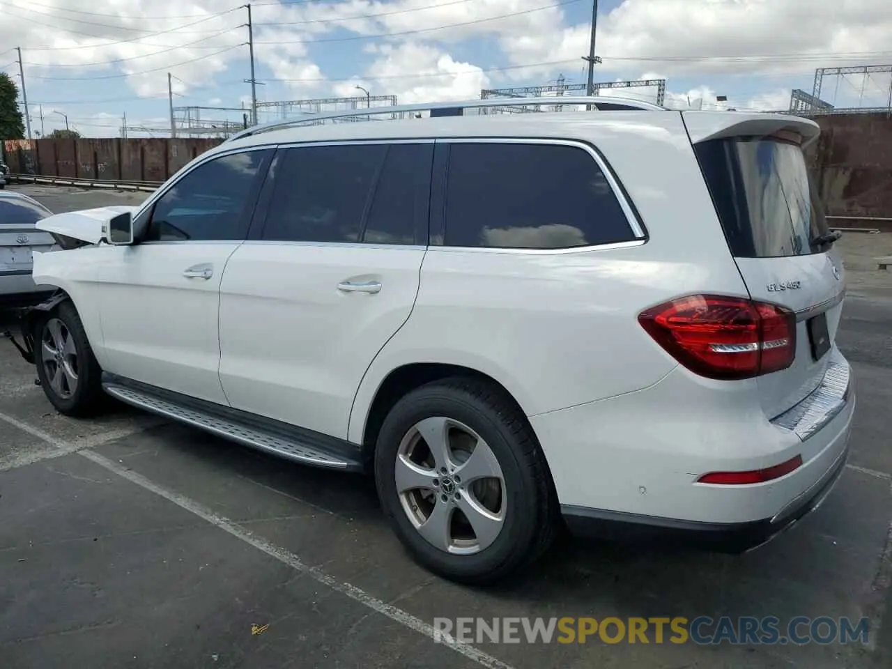 2 Photograph of a damaged car 4JGDF6EE6KB240888 MERCEDES-BENZ GLS-CLASS 2019