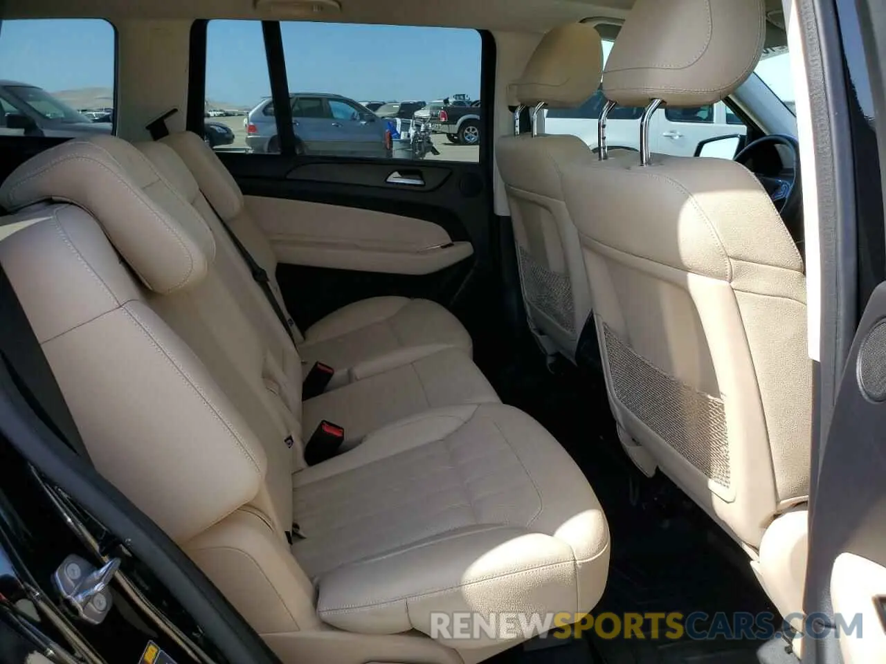 11 Photograph of a damaged car 4JGDF6EE7KB223324 MERCEDES-BENZ GLS-CLASS 2019